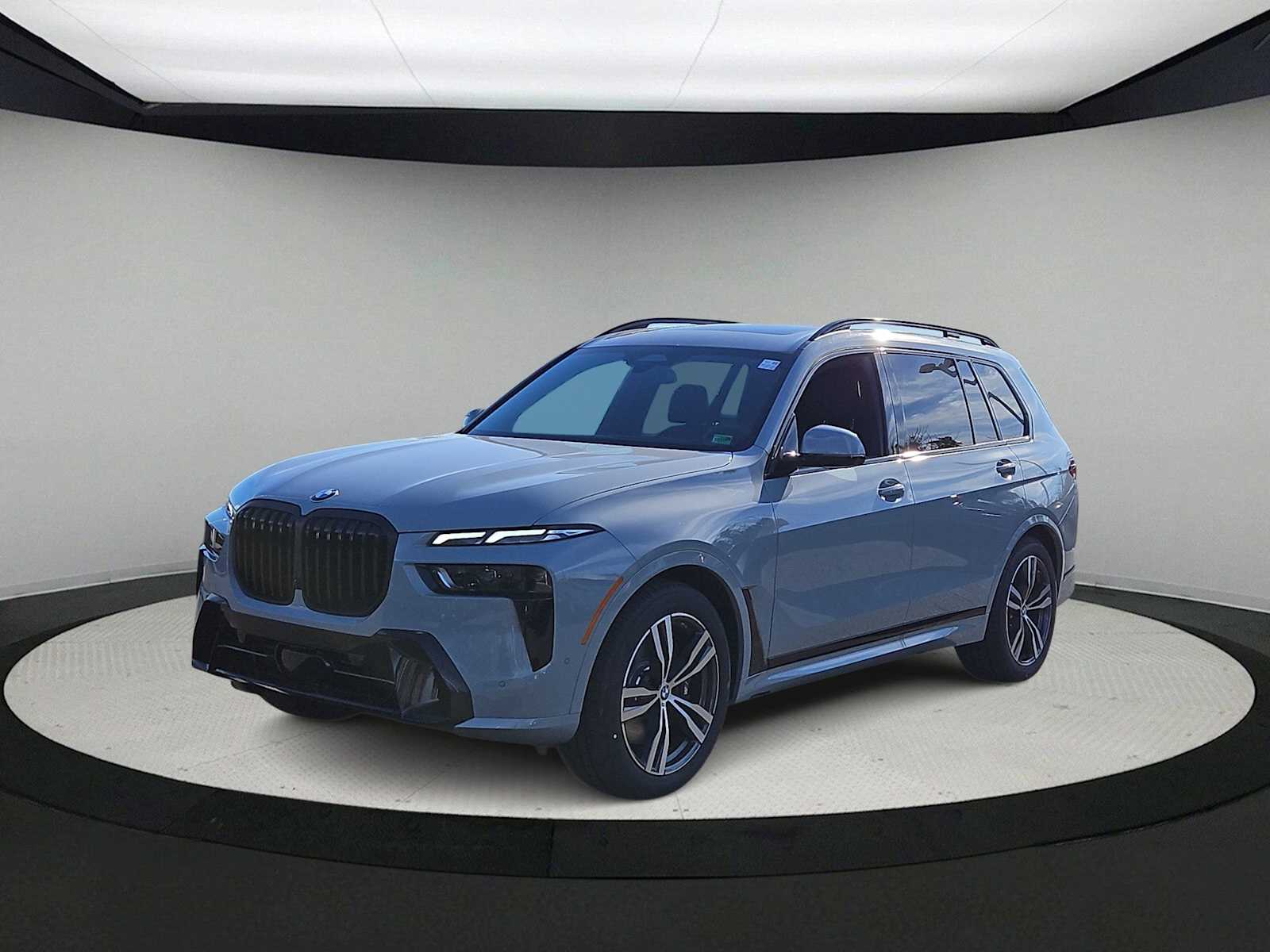 Thumbnail: 2026 BMW X7 - 4