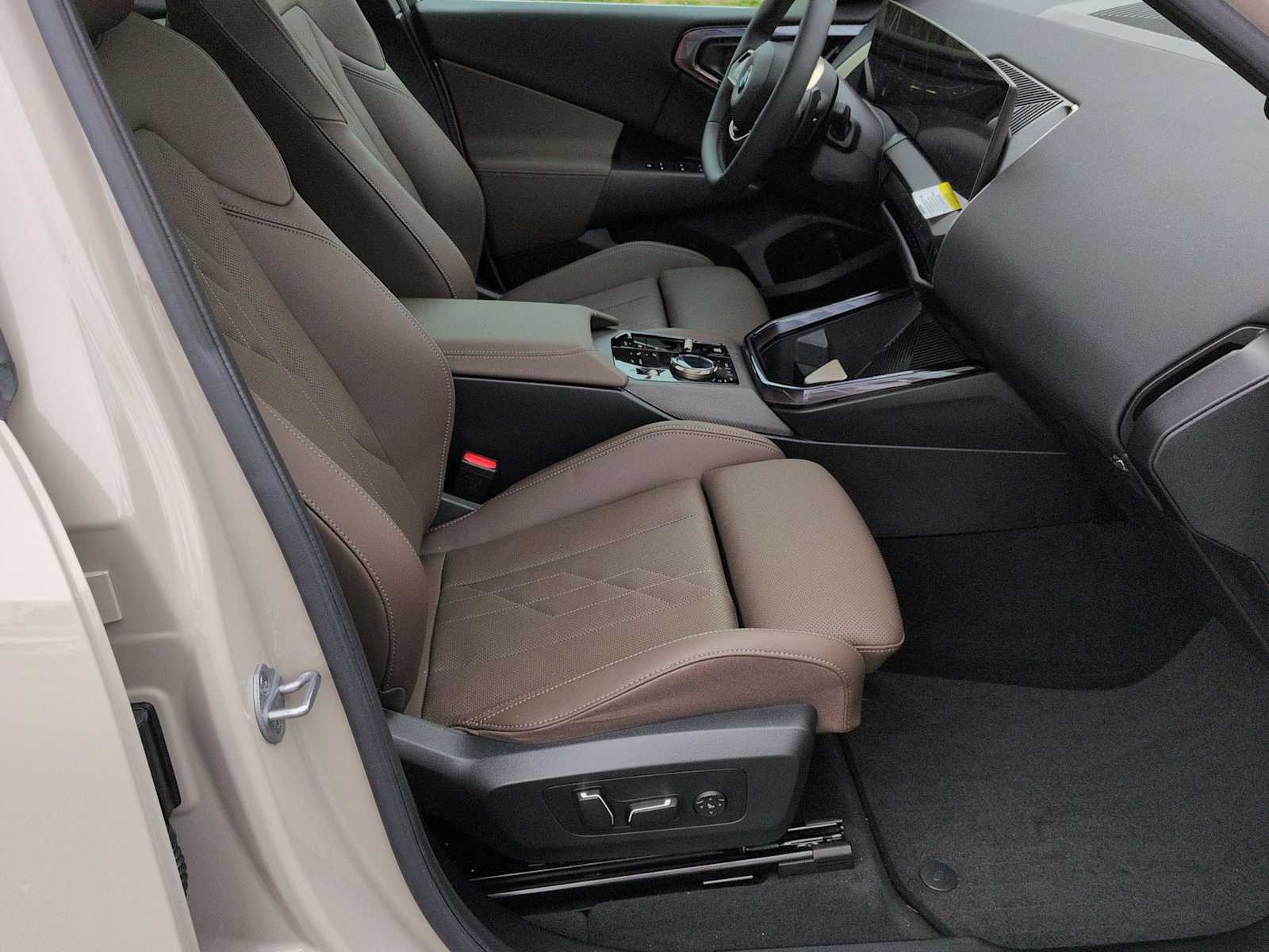 Thumbnail: 2025 BMW X3 - 24