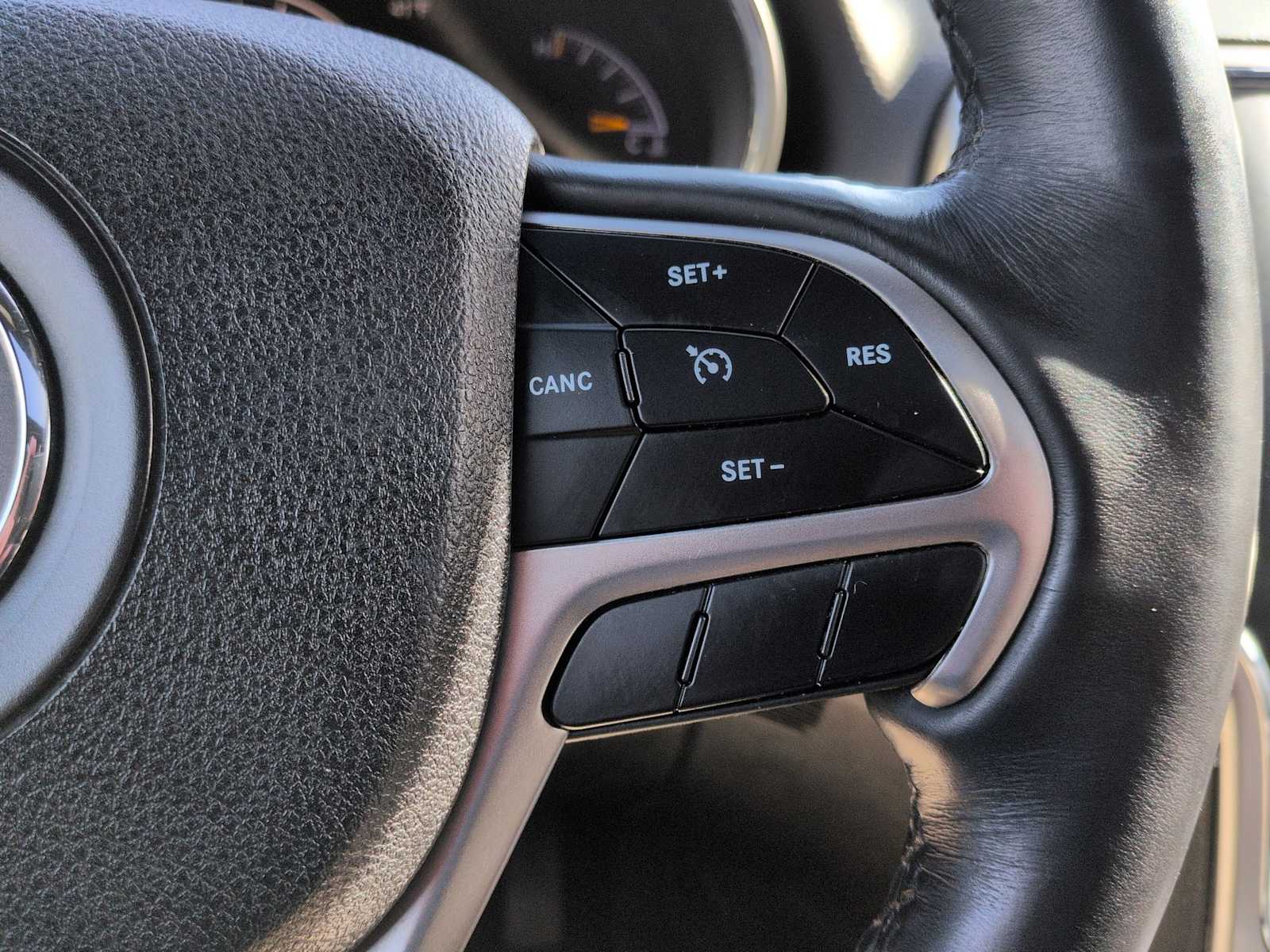 Thumbnail: 2018 Jeep Grand Cherokee - 27