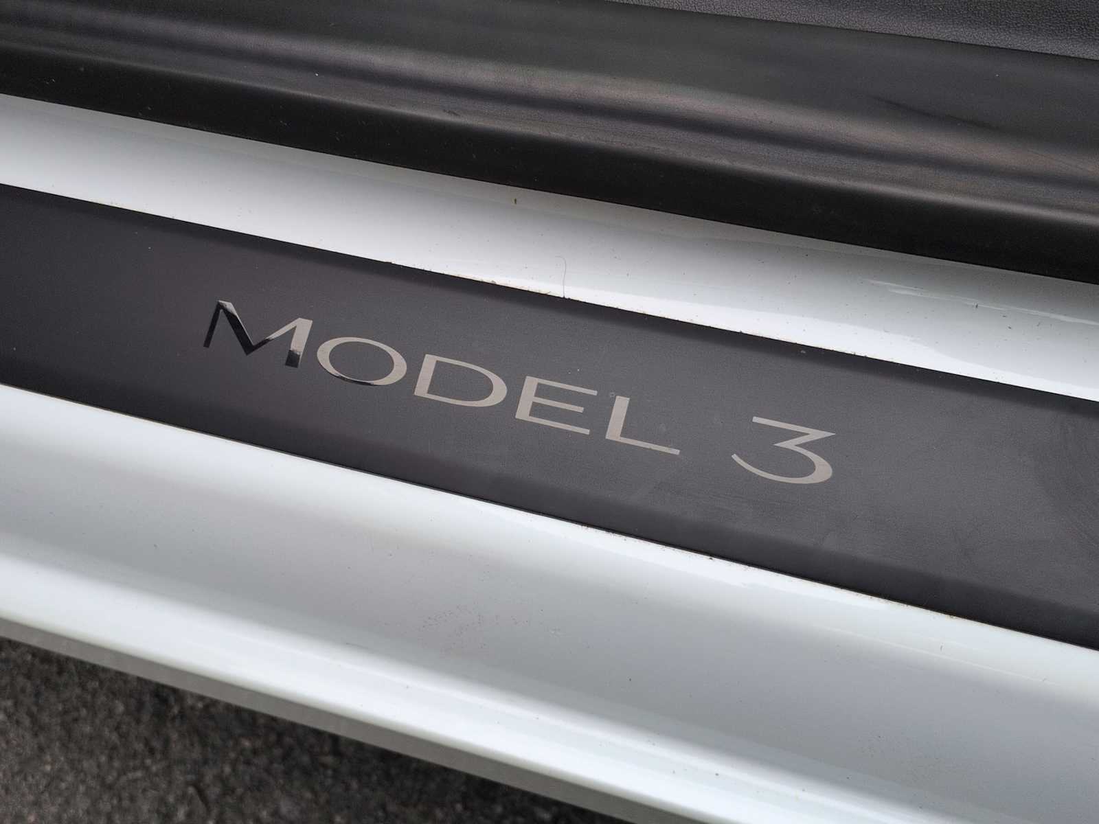 Thumbnail: 2023 Tesla Model 3 - 13