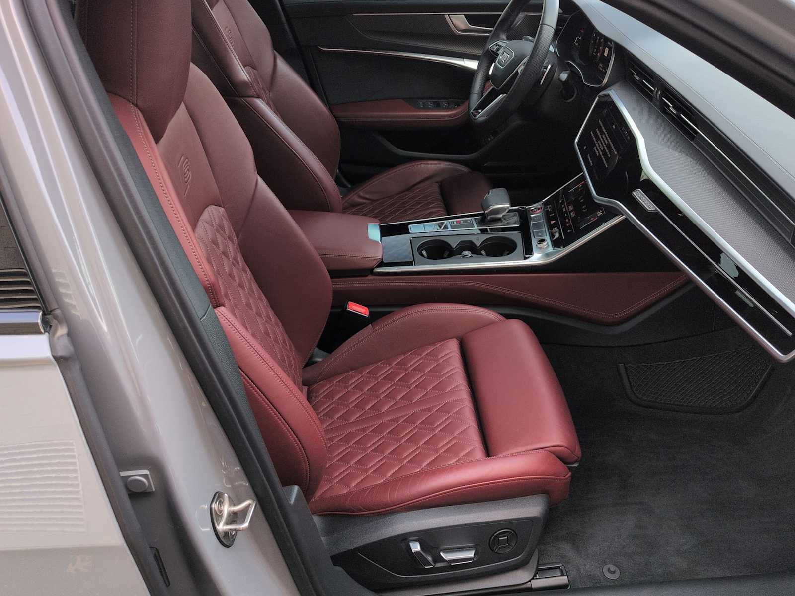 Thumbnail: 2022 Audi S6 - 23