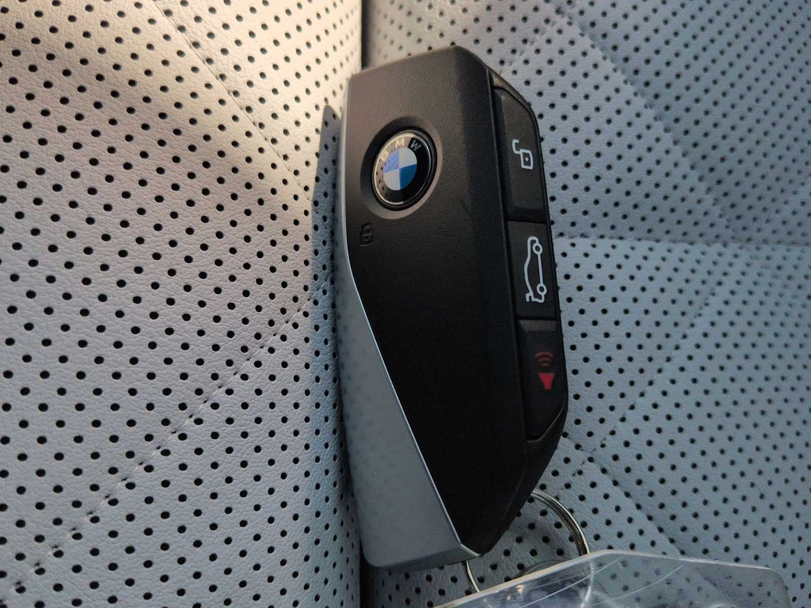 Thumbnail: 2026 BMW X5 - 36