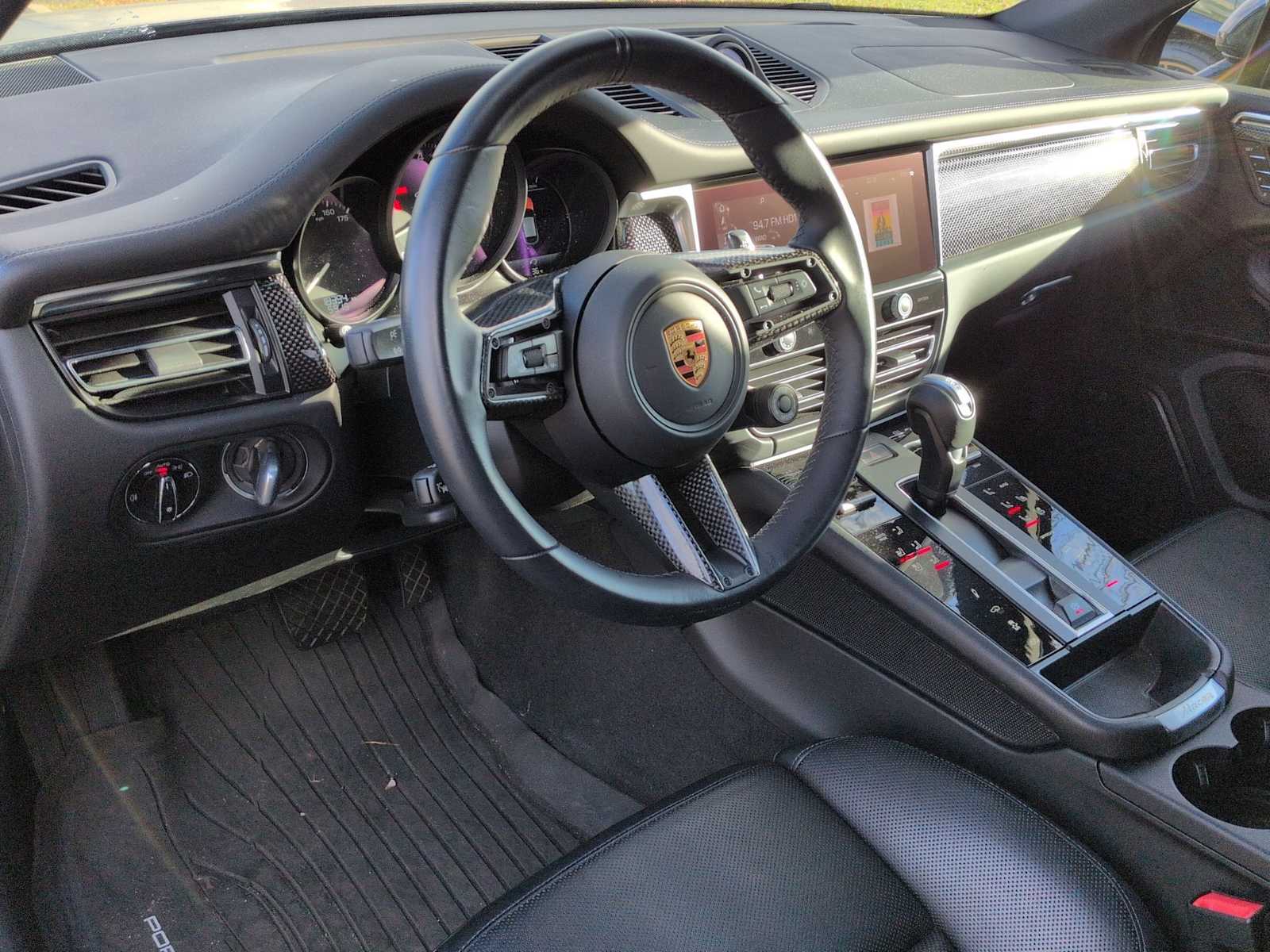 Thumbnail: 2023 Porsche Macan - 6