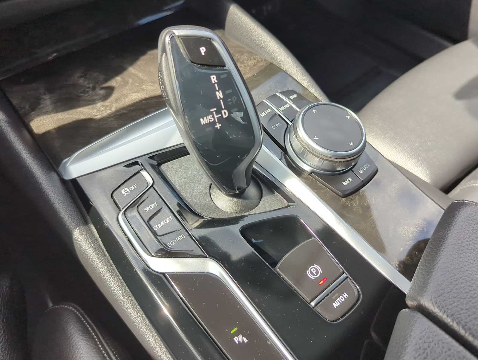 Thumbnail: 2023 BMW 5 Series - 33