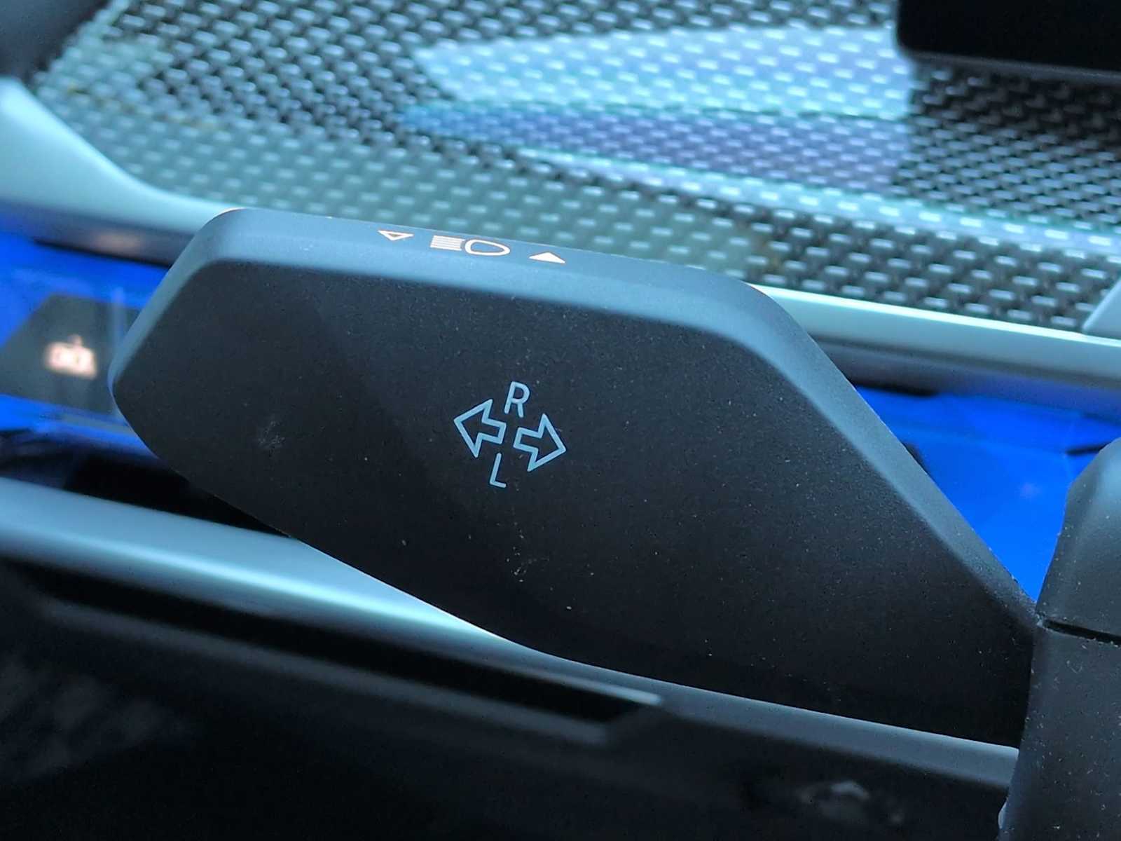 Thumbnail: 2023 BMW i7 - 28