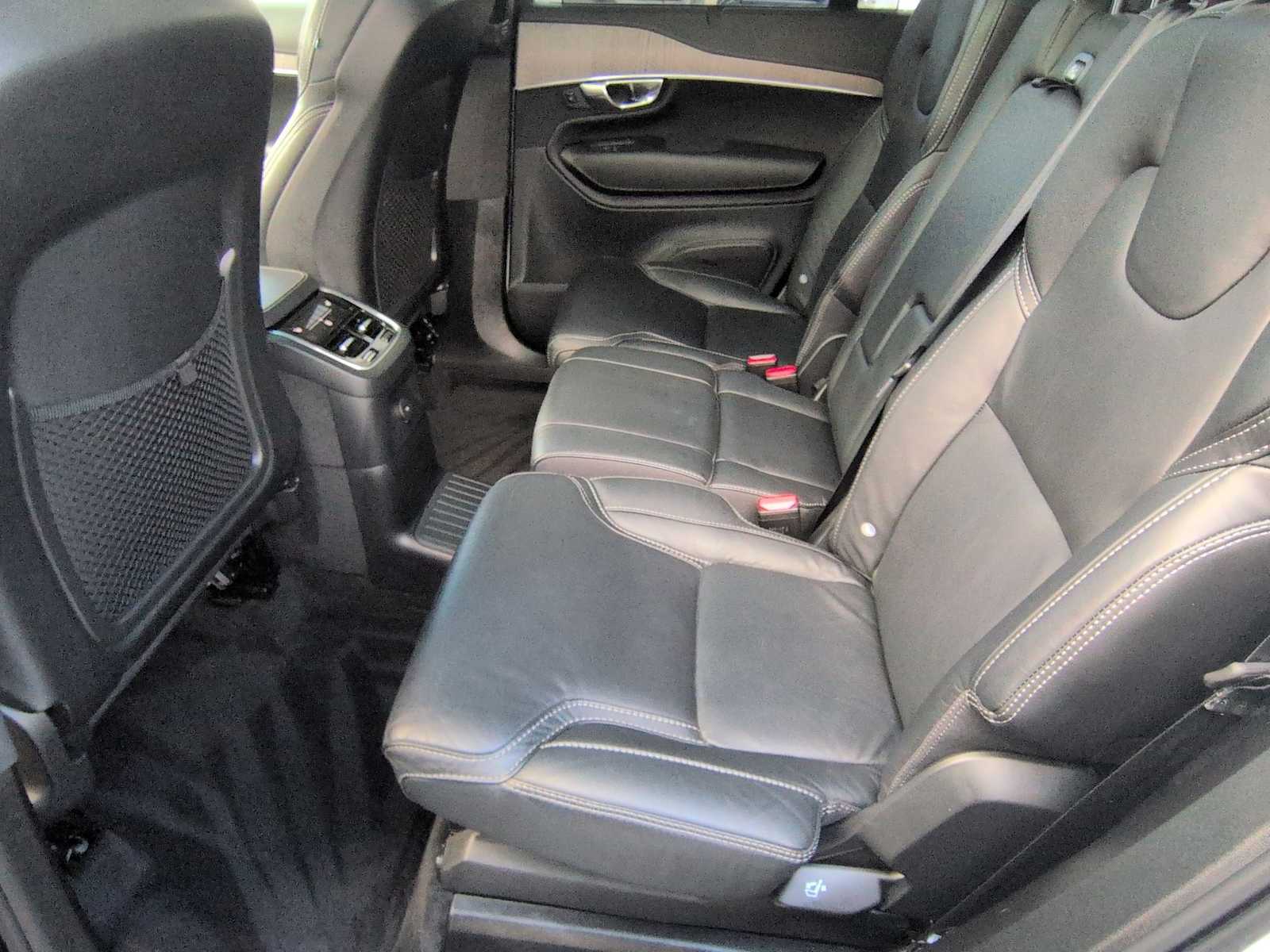 Thumbnail: 2022 Volvo XC90 - 21