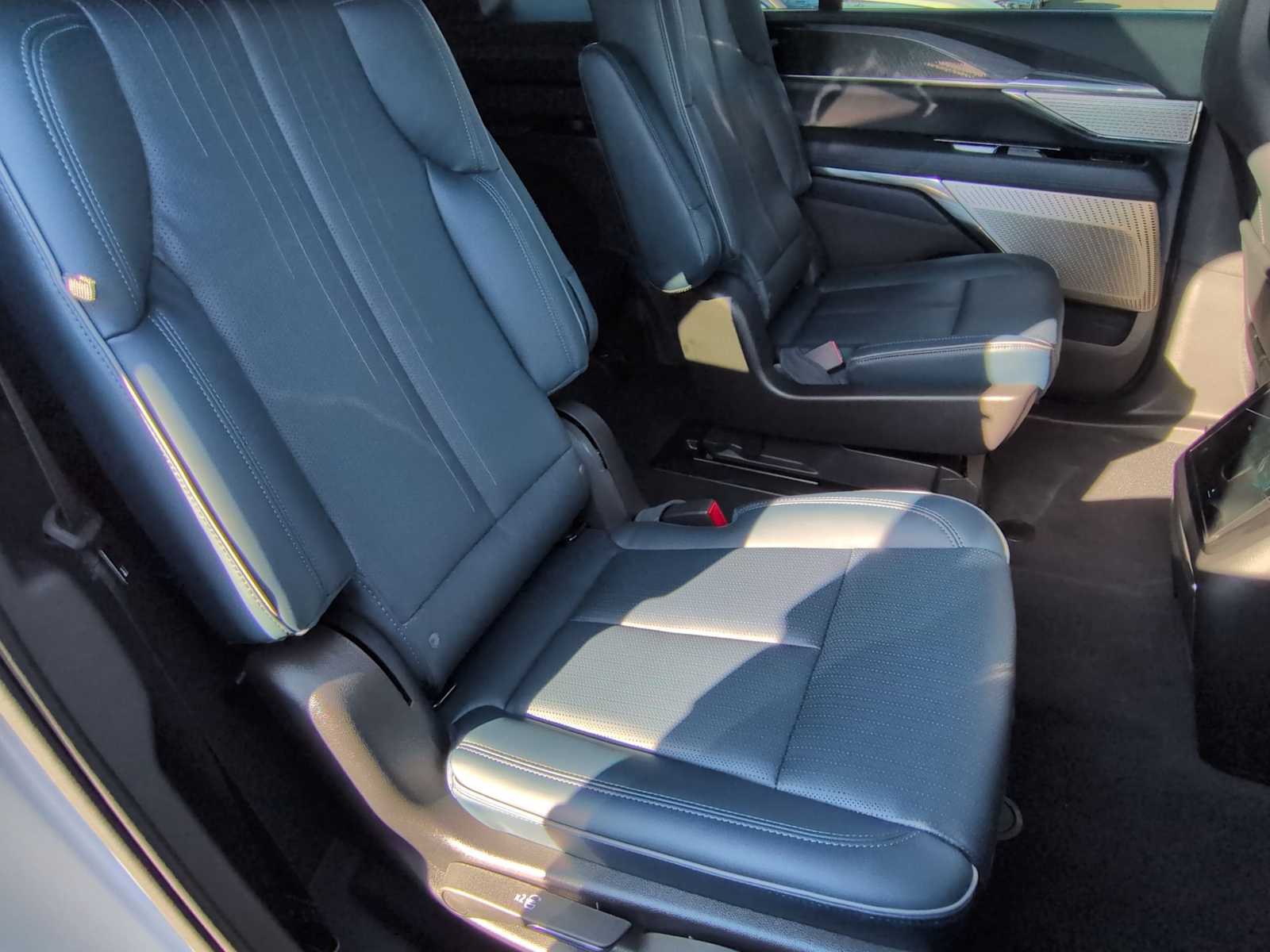 Thumbnail: 2025 Cadillac Escalade IQ - 22