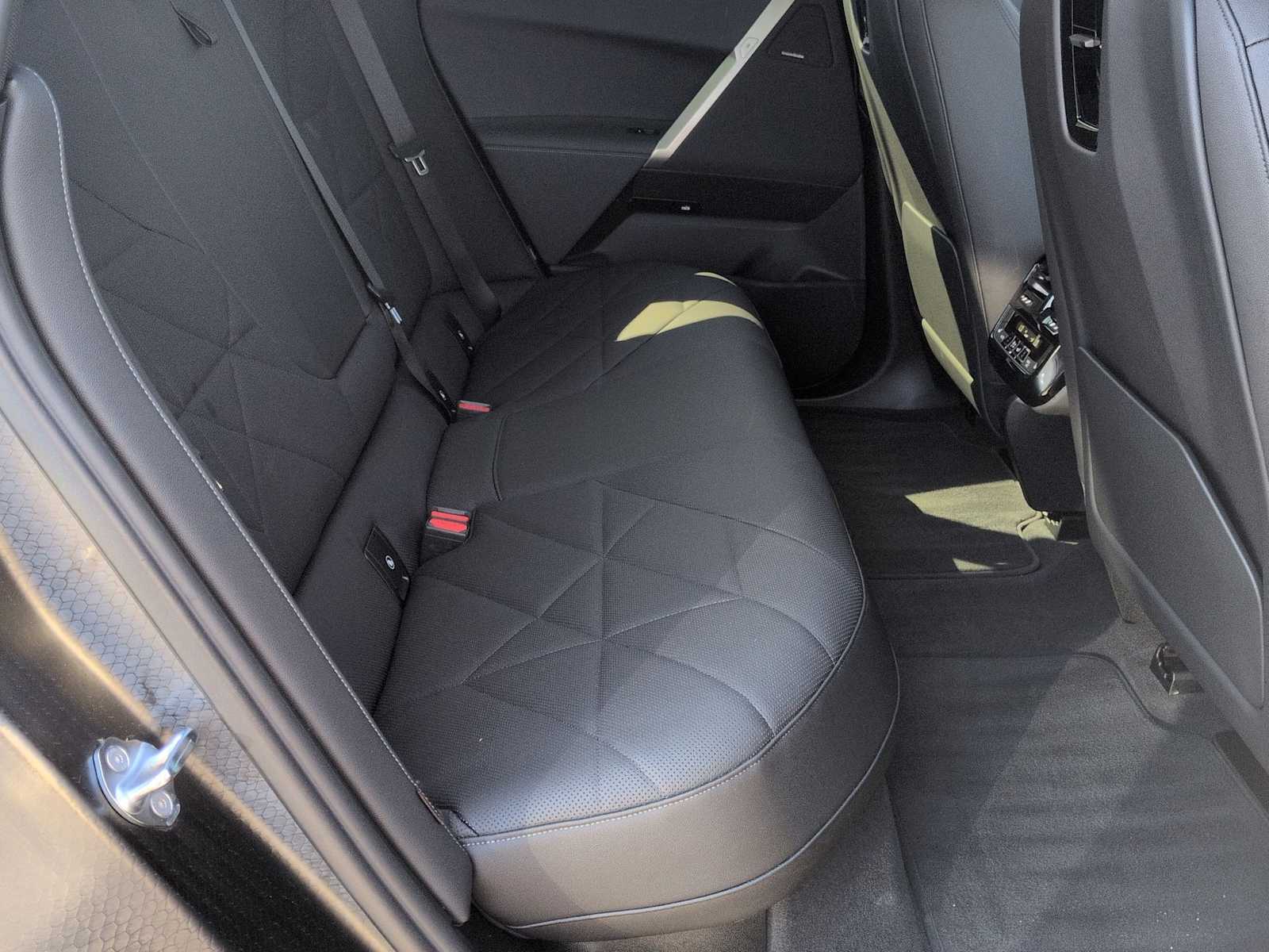 Thumbnail: 2024 BMW iX - 21