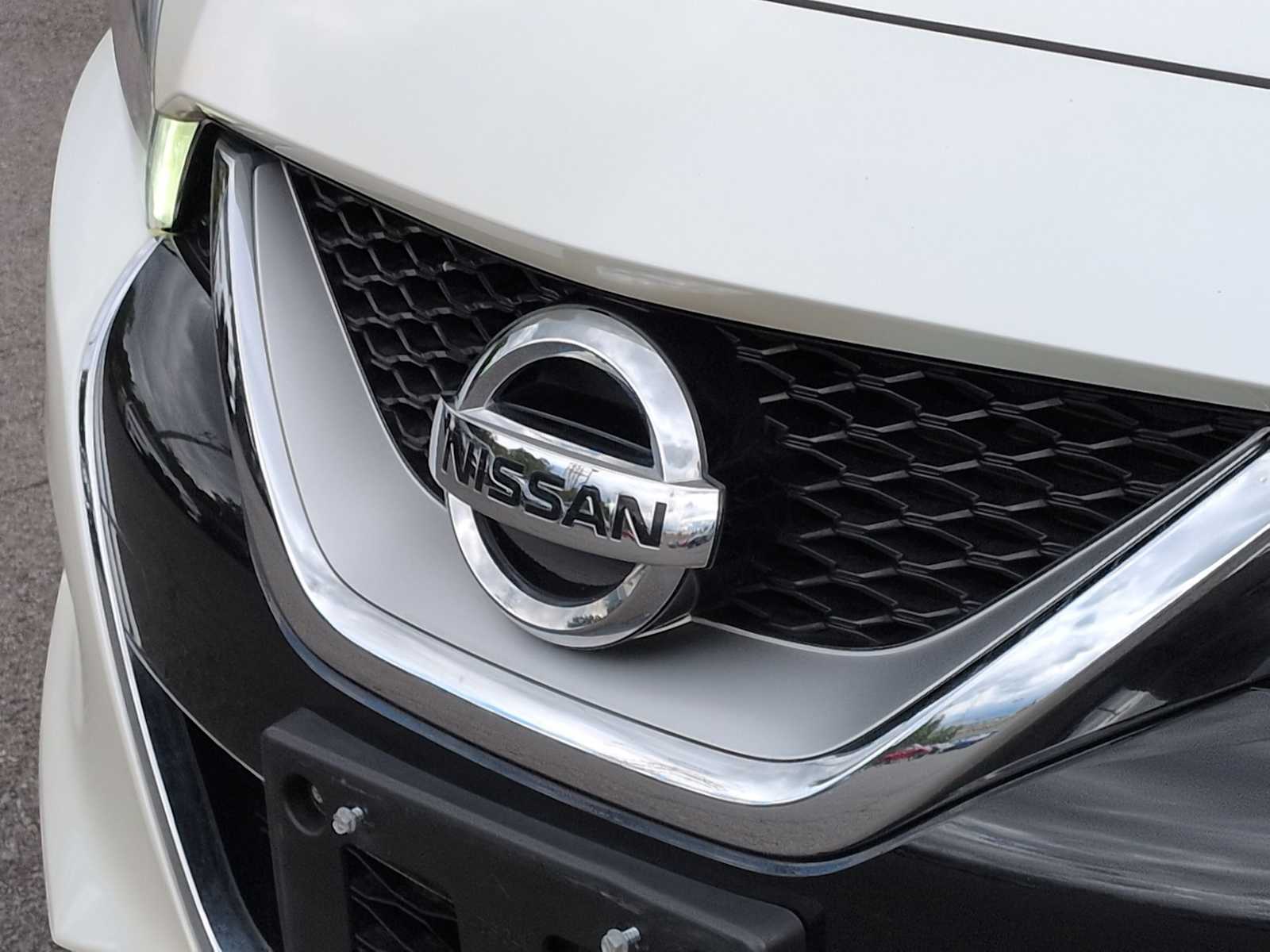 Thumbnail: 2017 Nissan Maxima - 12