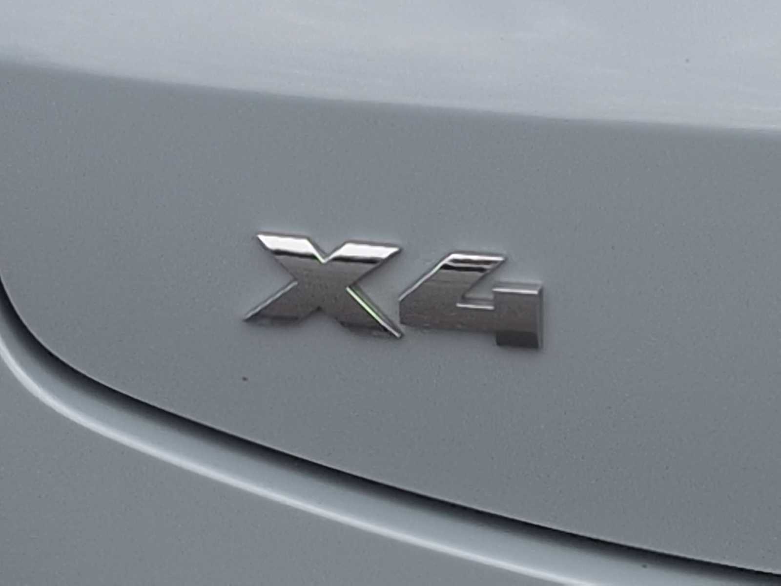 Thumbnail: 2023 BMW X4 - 12