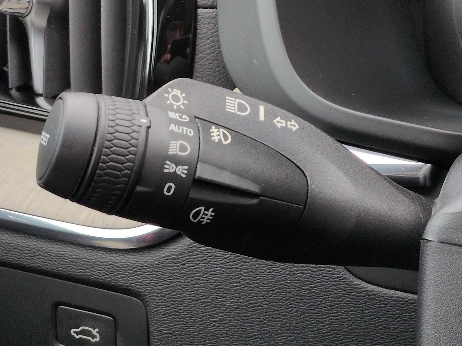 Thumbnail: 2021 Volvo XC60 - 28