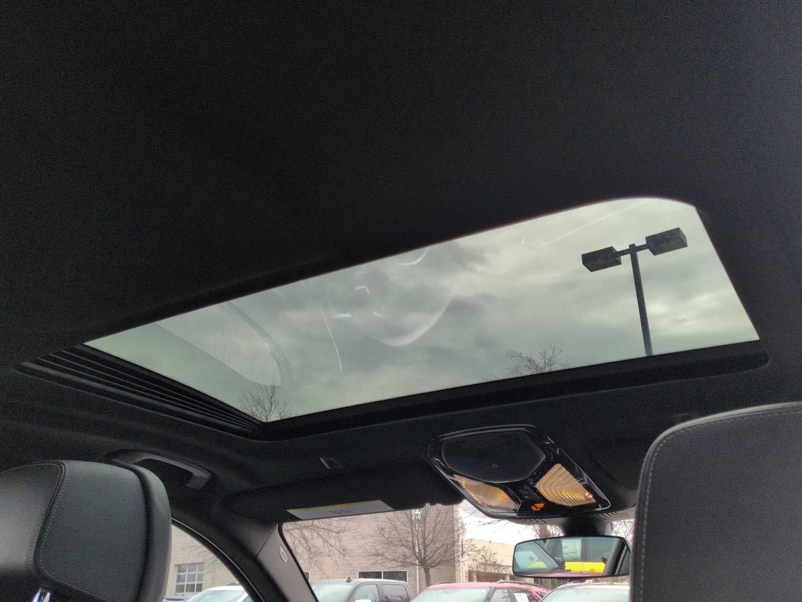 Thumbnail: 2021 BMW 5 Series - 22