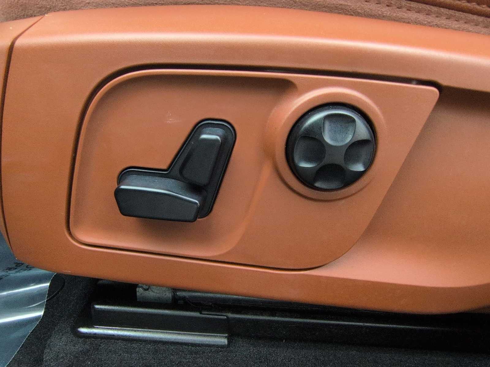 Thumbnail: 2017 Maserati Levante - 17