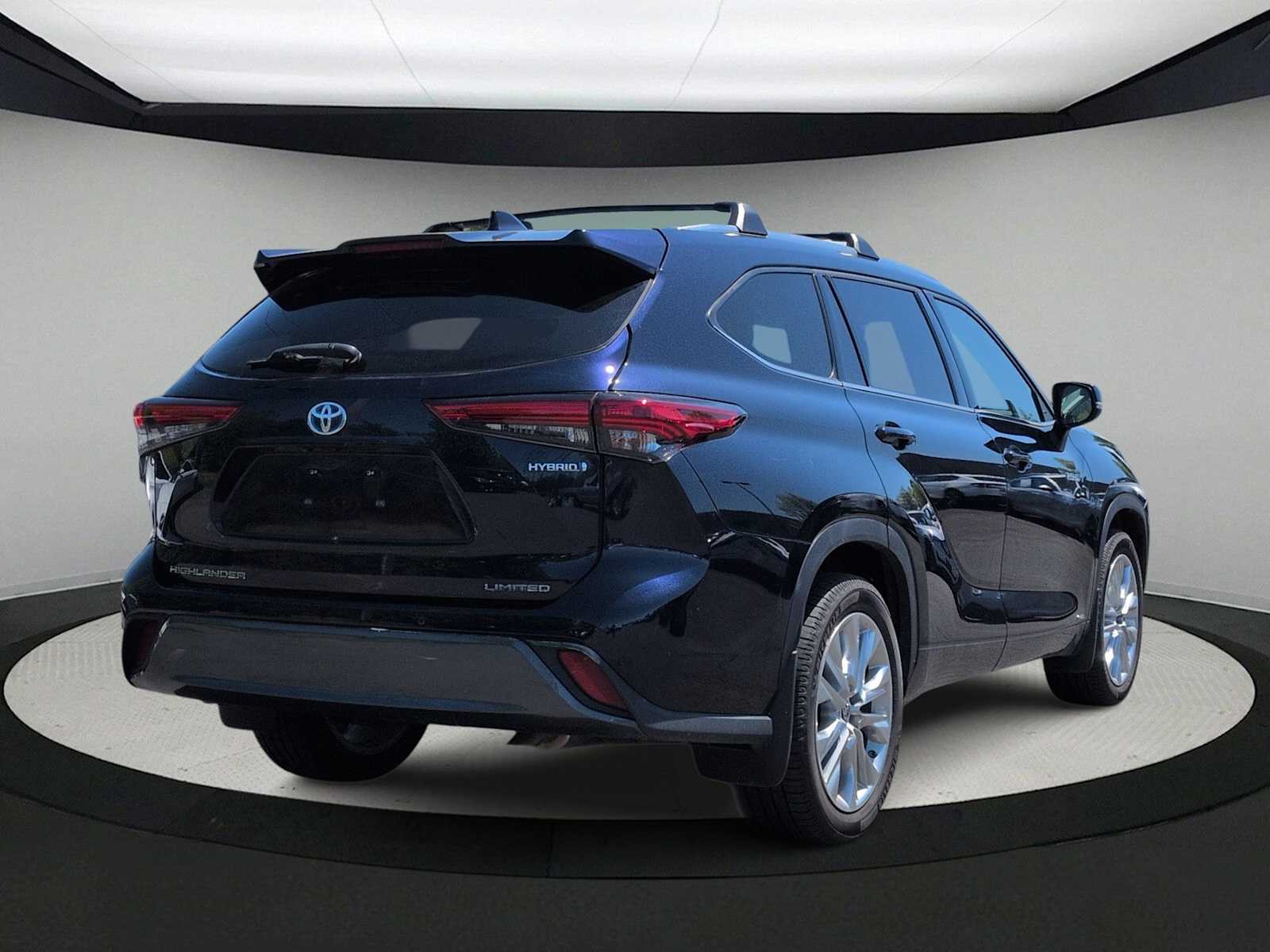 Thumbnail: 2021 Toyota Highlander - 8