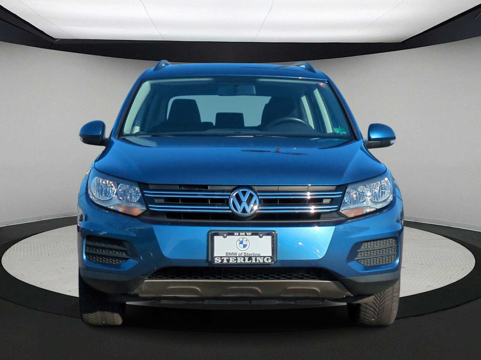 Thumbnail: 2017 Volkswagen Tiguan - 3
