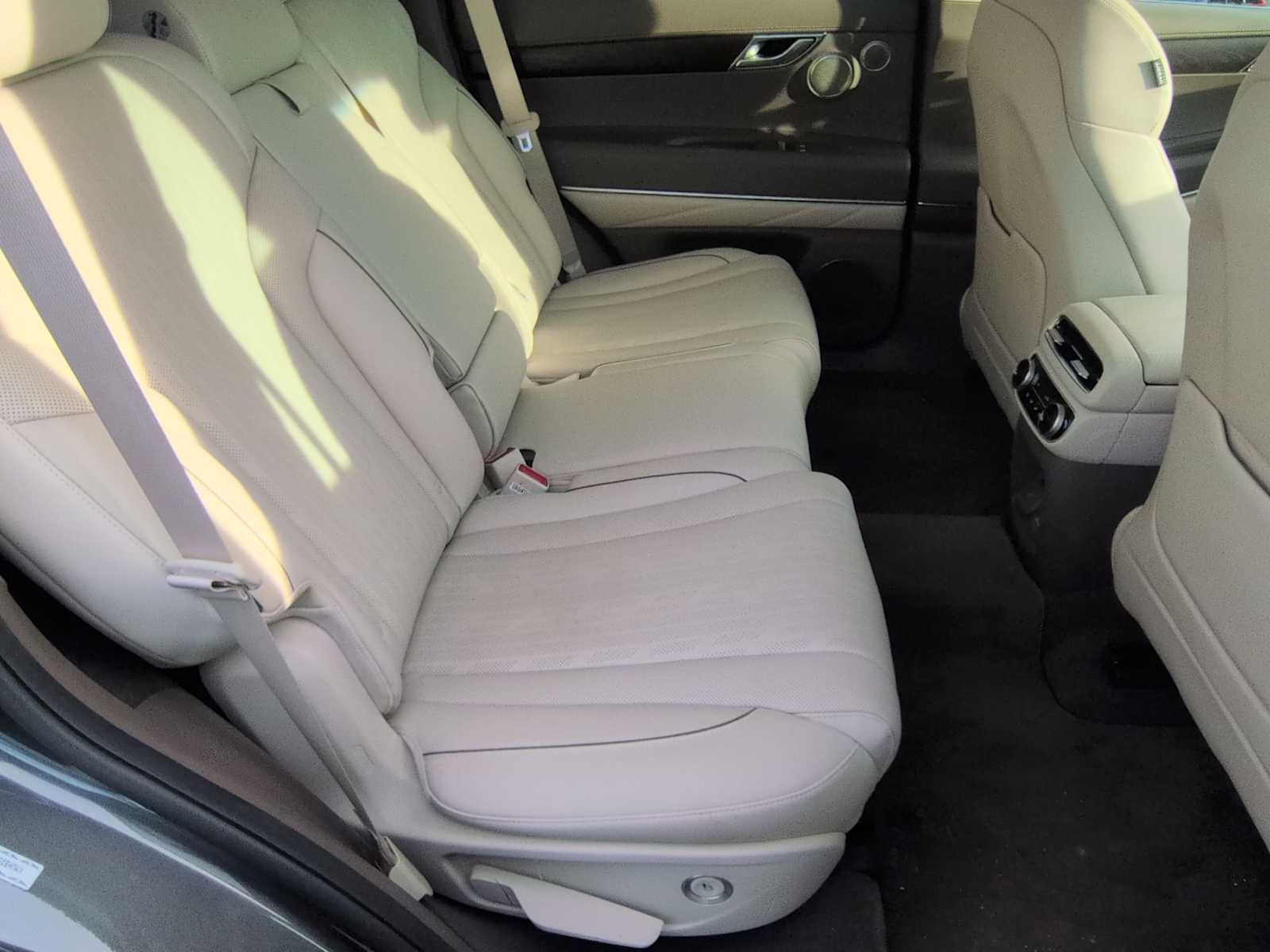 Thumbnail: 2023 Genesis GV80 - 21