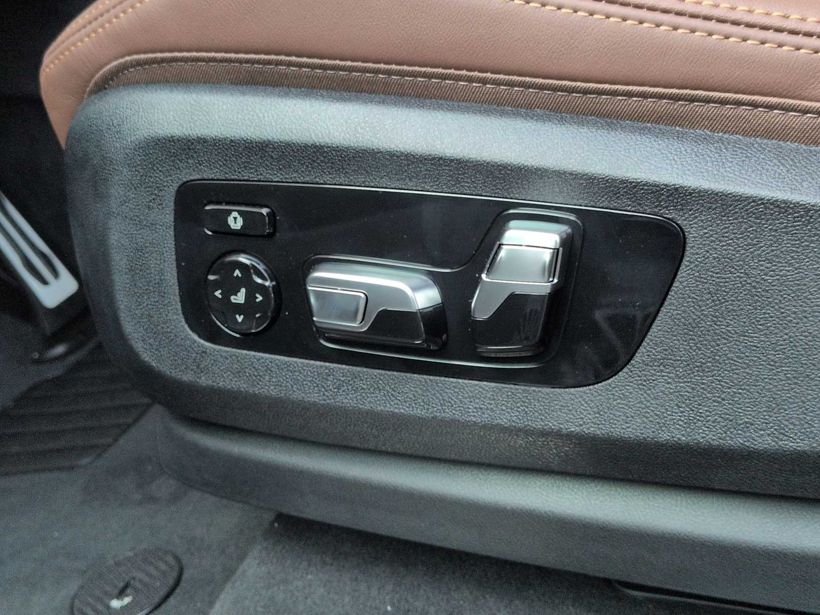 Thumbnail: 2026 BMW X5 - 18