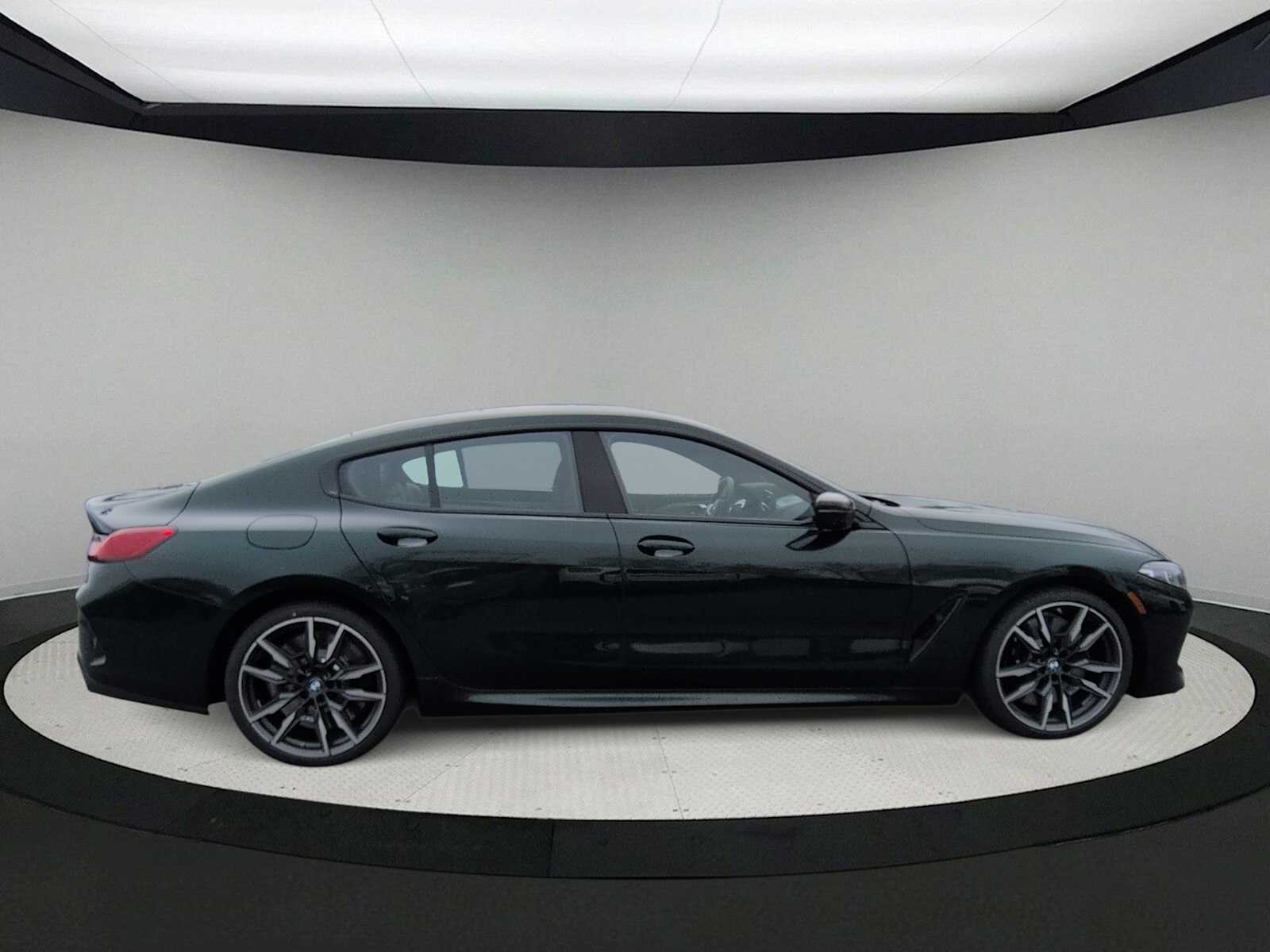 Thumbnail: 2026 BMW 8 Series - 9