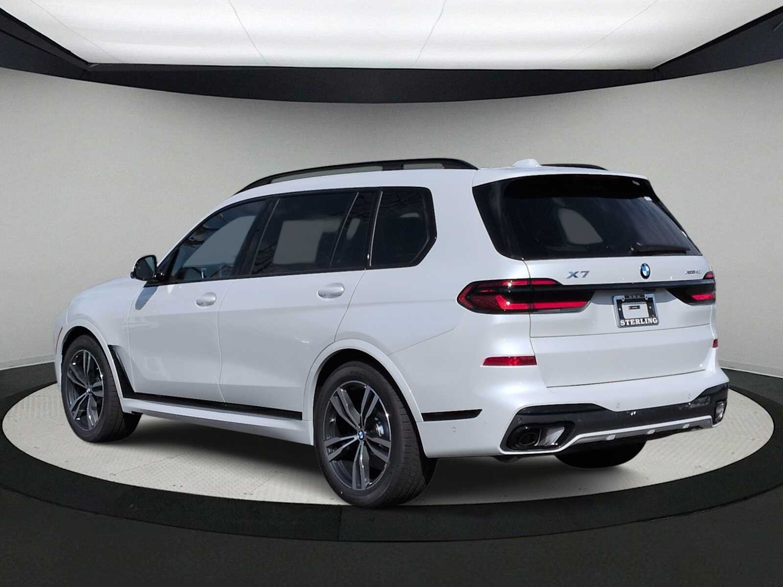 Thumbnail: 2026 BMW X7 - 6