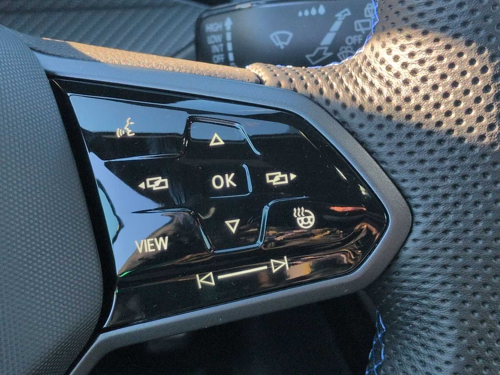 Thumbnail: 2024 Volkswagen Golf - 24