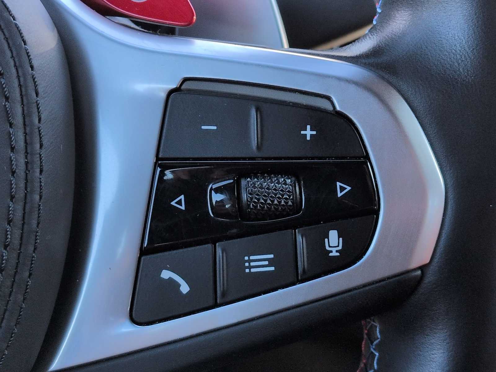 Thumbnail: 2023 BMW M5 - 24