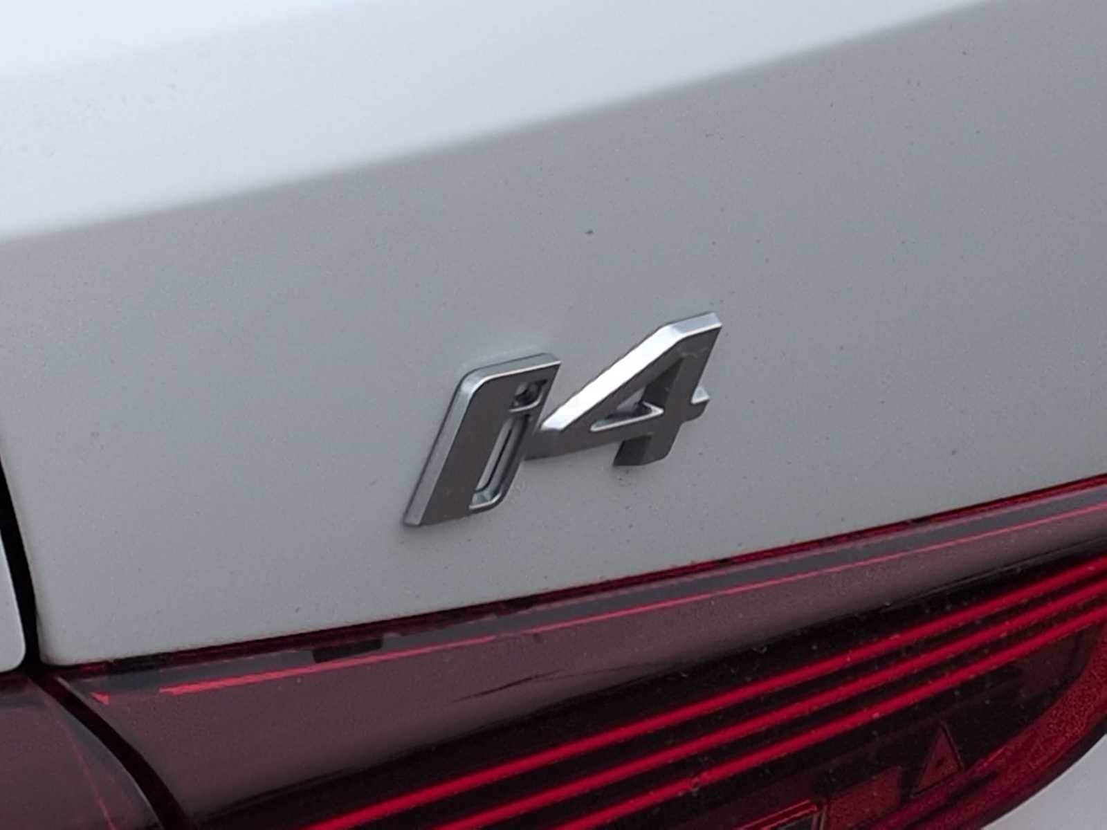 Thumbnail: 2026 BMW i4 - 13