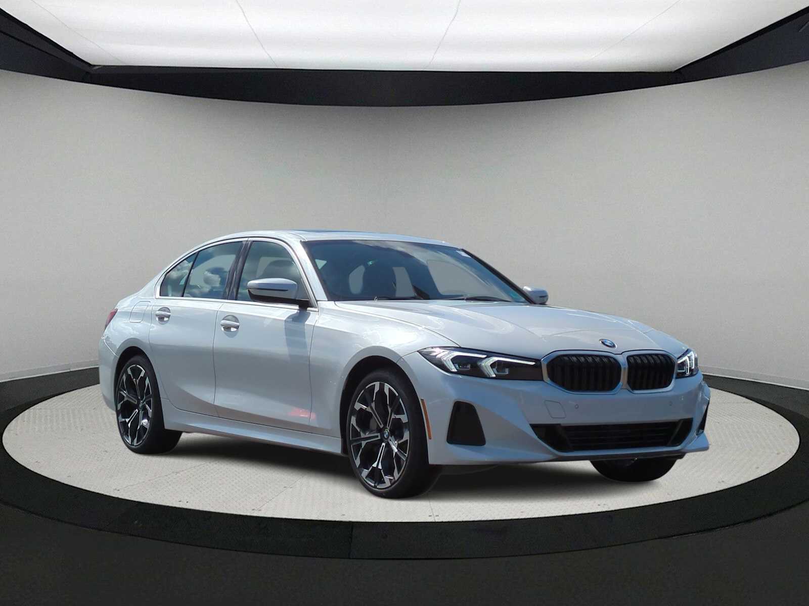 Thumbnail: 2025 BMW 3 Series - 2