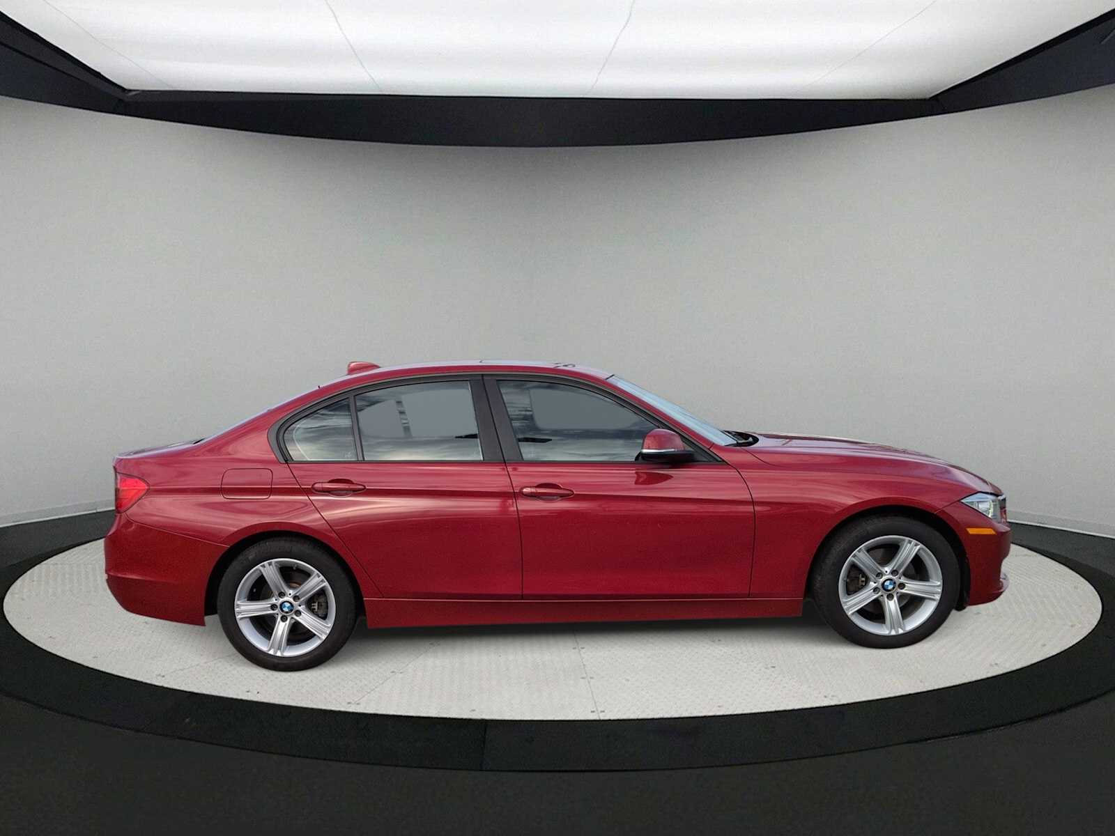Thumbnail: 2013 BMW 3 Series - 9