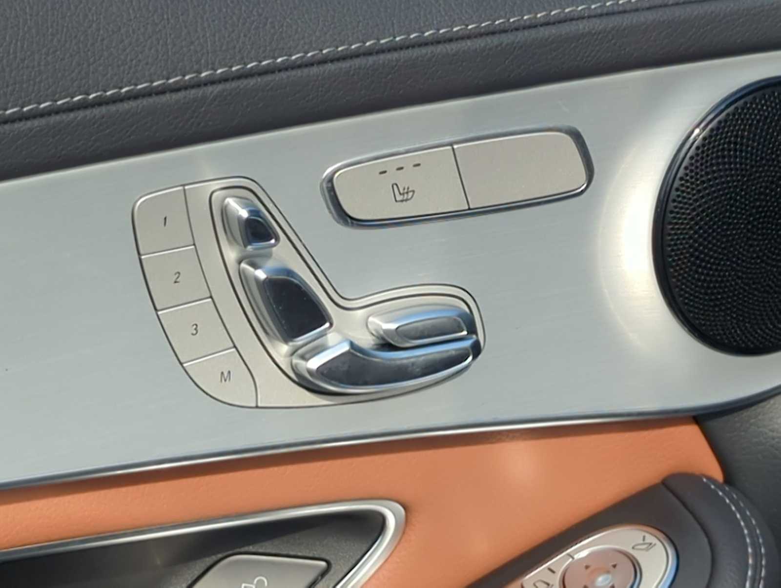 Thumbnail: 2022 Mercedes-Benz GLC - 17