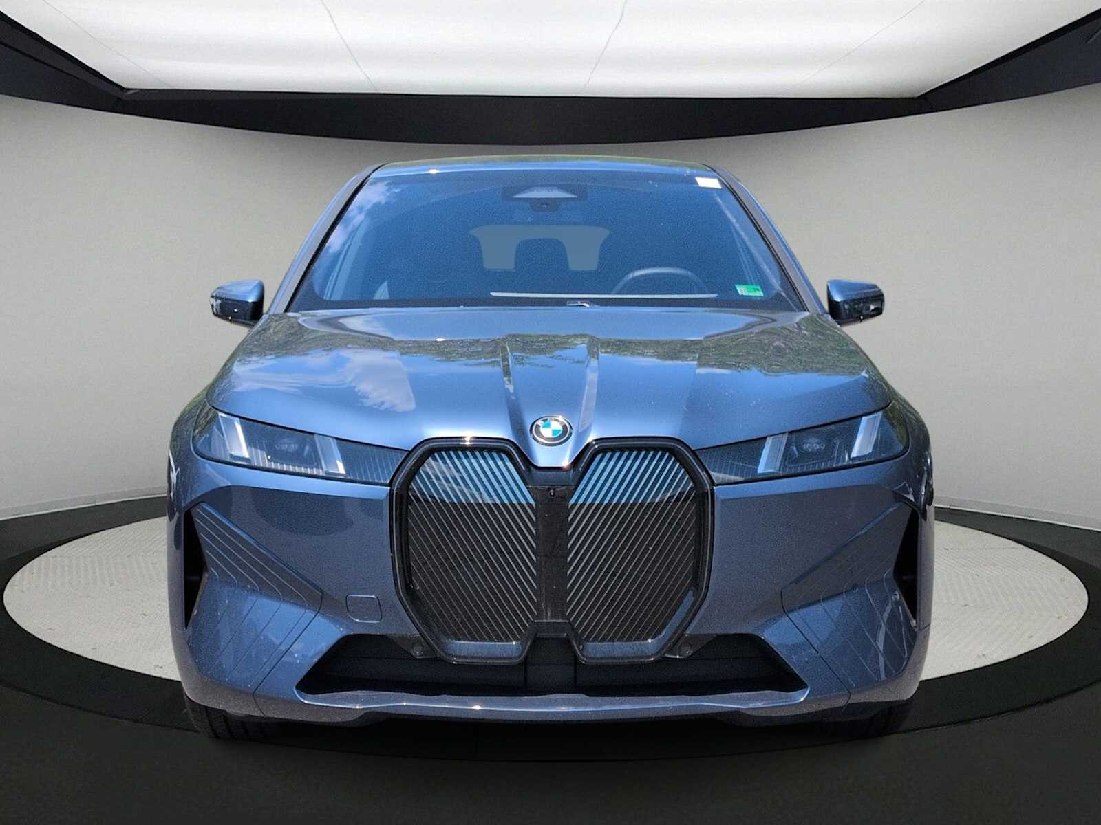 Thumbnail: 2026 BMW iX - 3