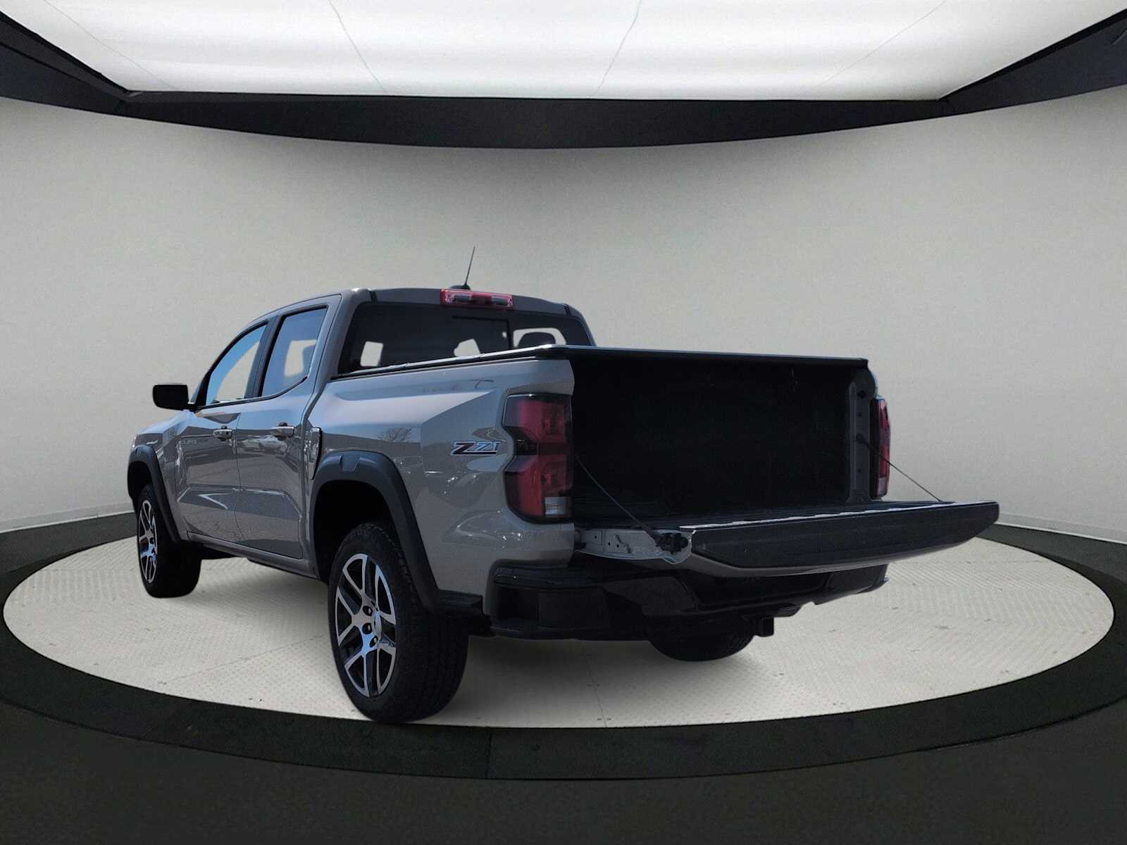 Thumbnail: 2023 Chevrolet Colorado - 6