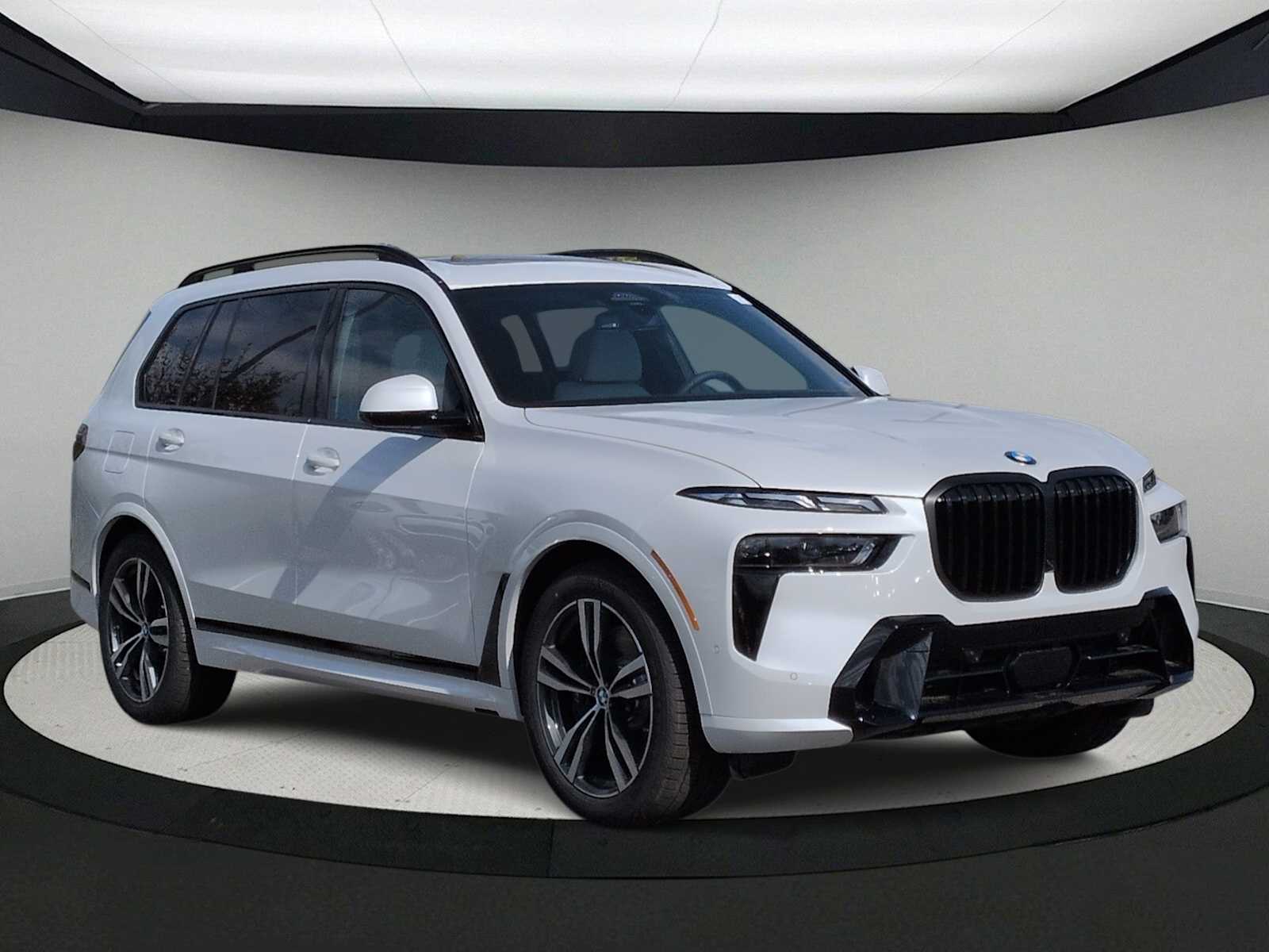 Thumbnail: 2026 BMW X7 - 2