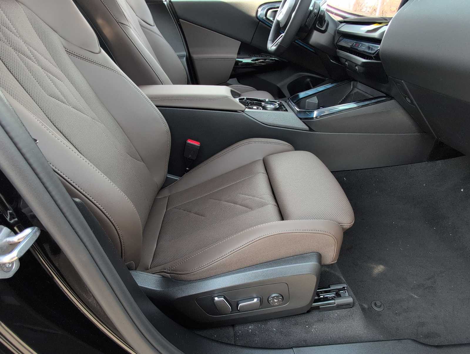 Thumbnail: 2026 BMW X3 - 21