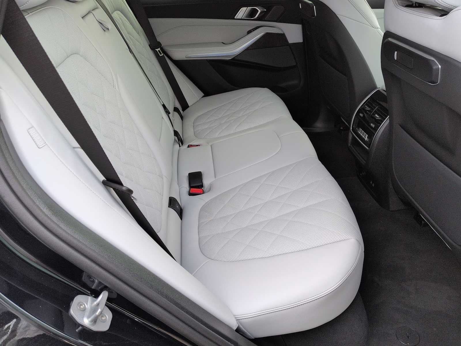 Thumbnail: 2026 BMW X5 - 22
