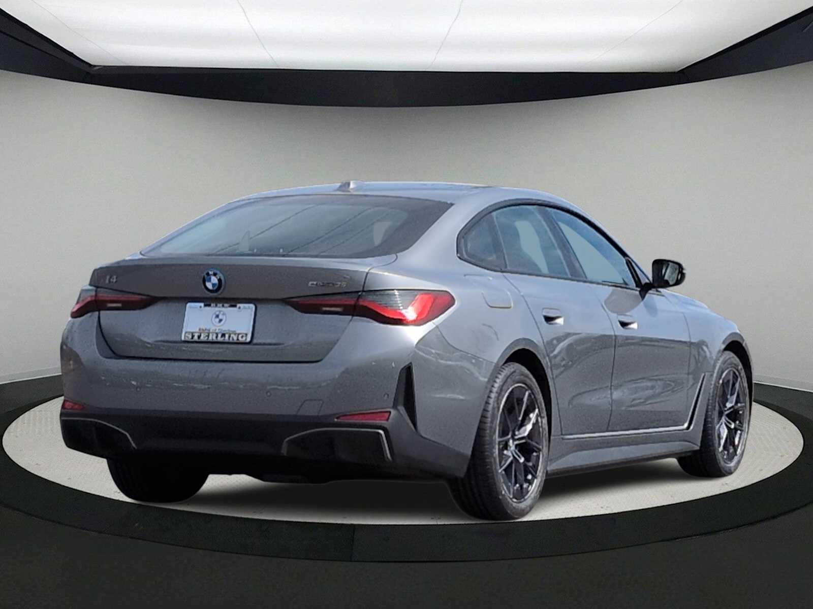 Thumbnail: 2023 BMW i4 - 8