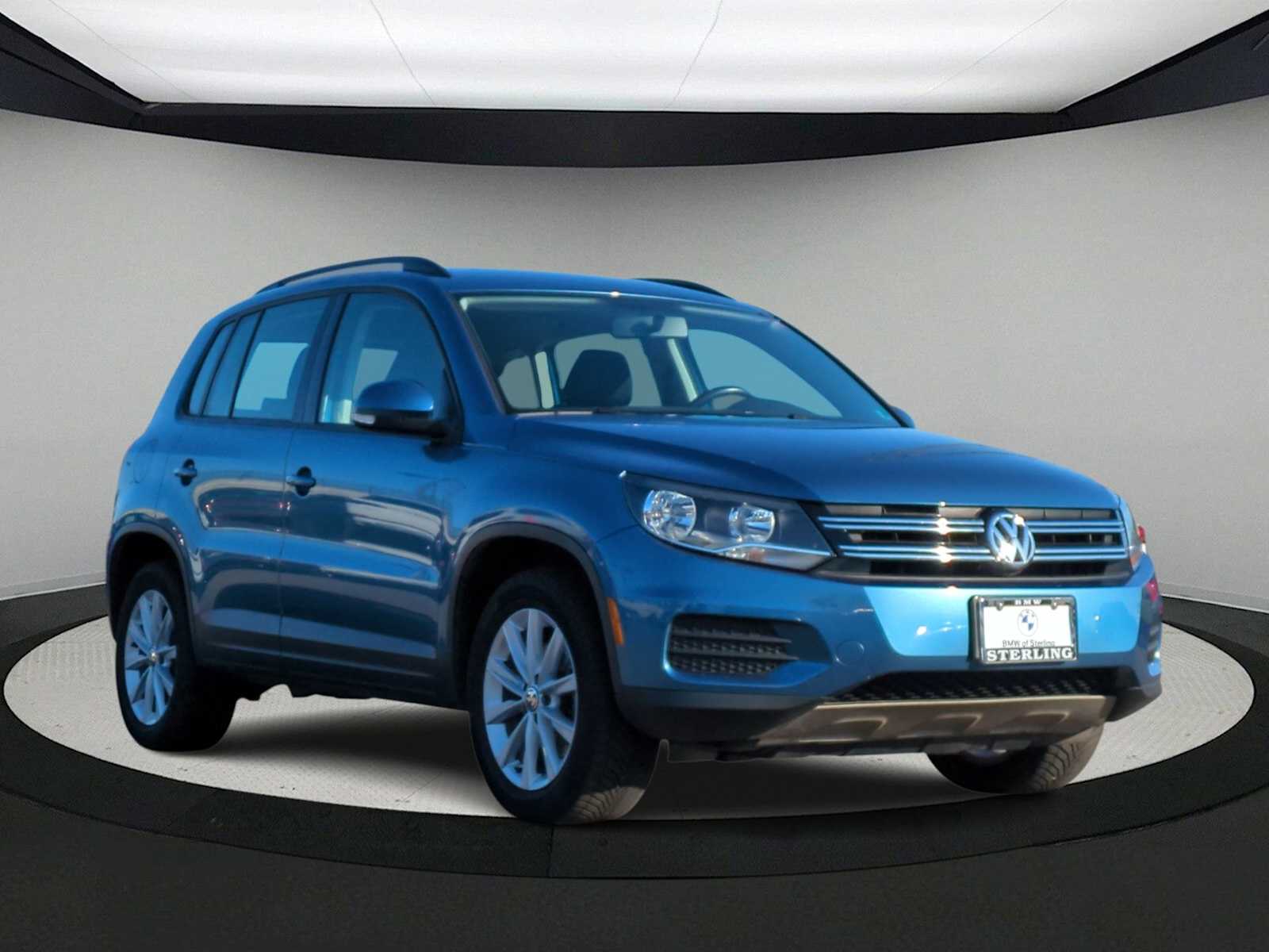 Thumbnail: 2017 Volkswagen Tiguan - 2