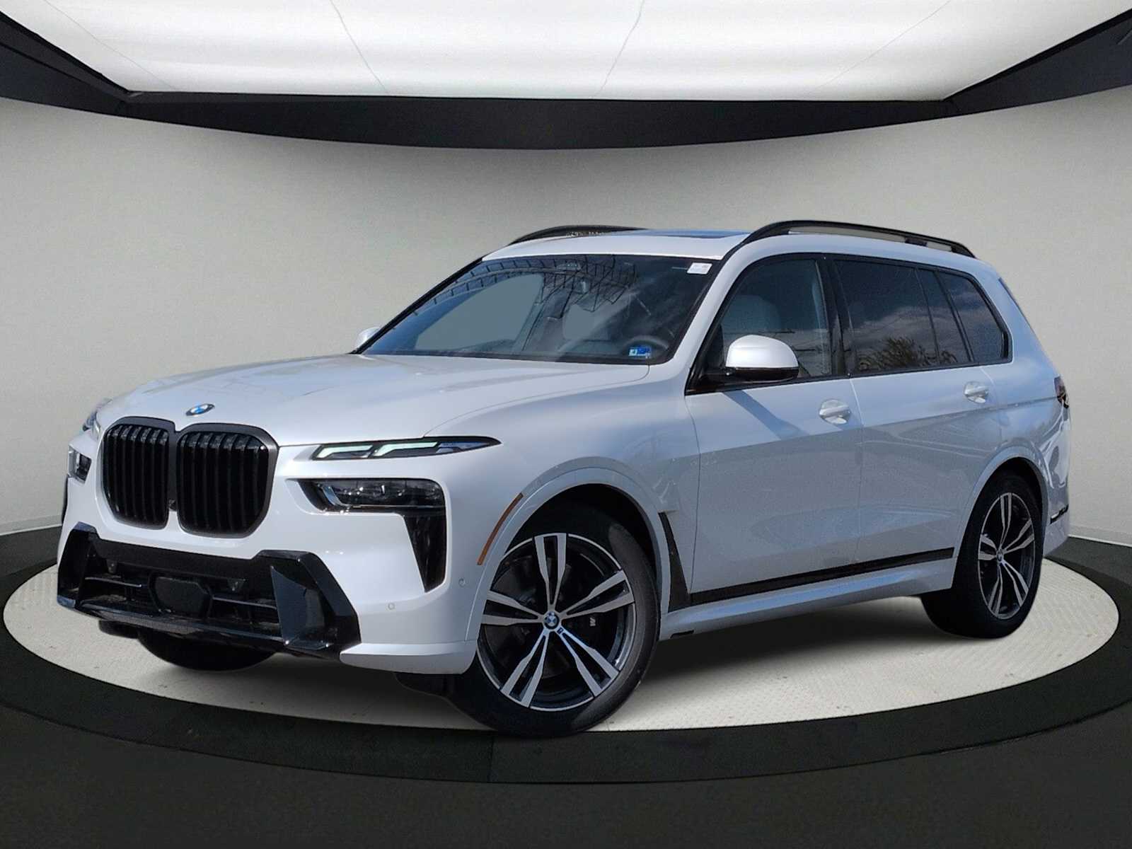 Thumbnail: 2026 BMW X7 - 1