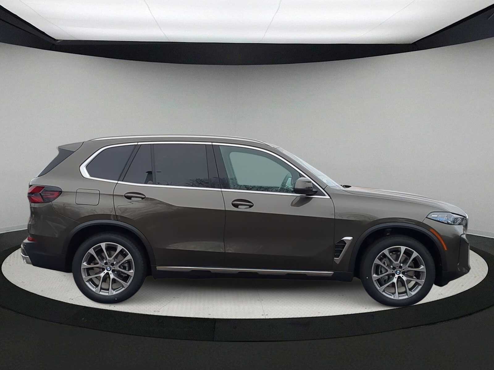 Thumbnail: 2026 BMW X5 - 9