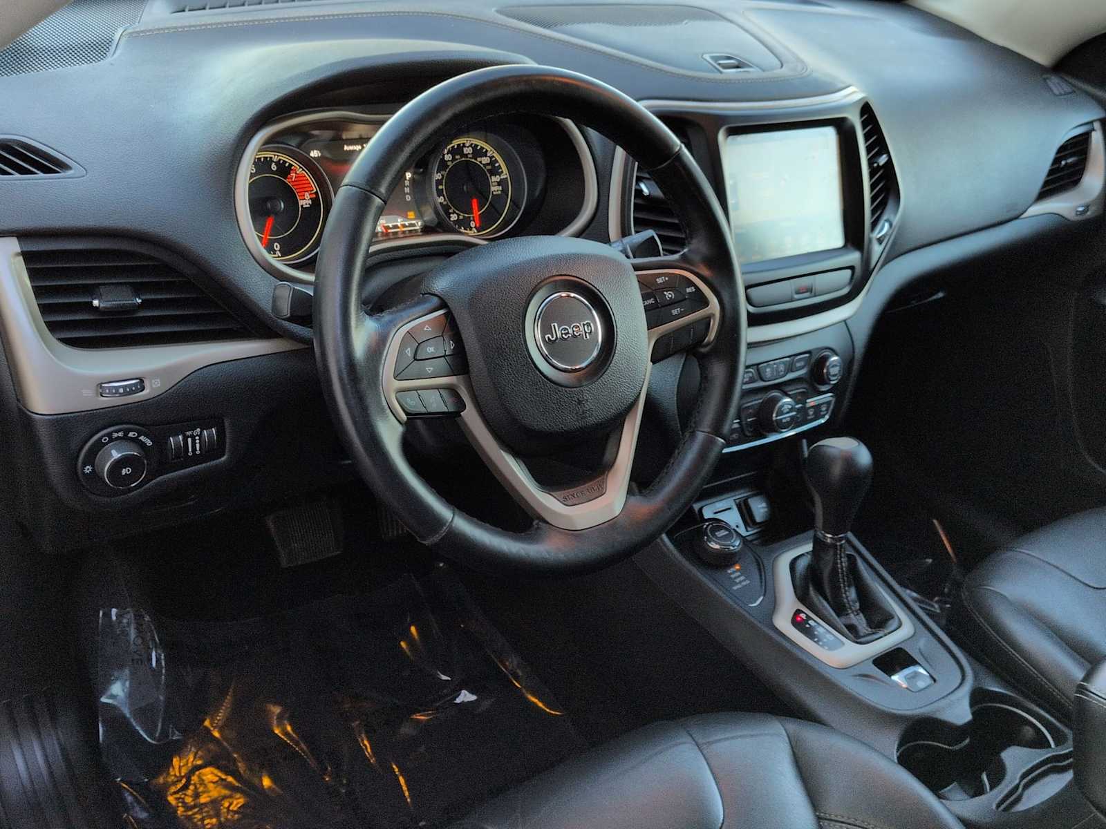 Thumbnail: 2016 Jeep Cherokee - 10