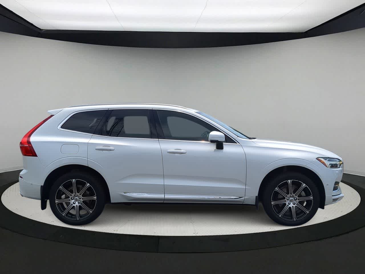 Thumbnail: 2019 Volvo XC60 - 9