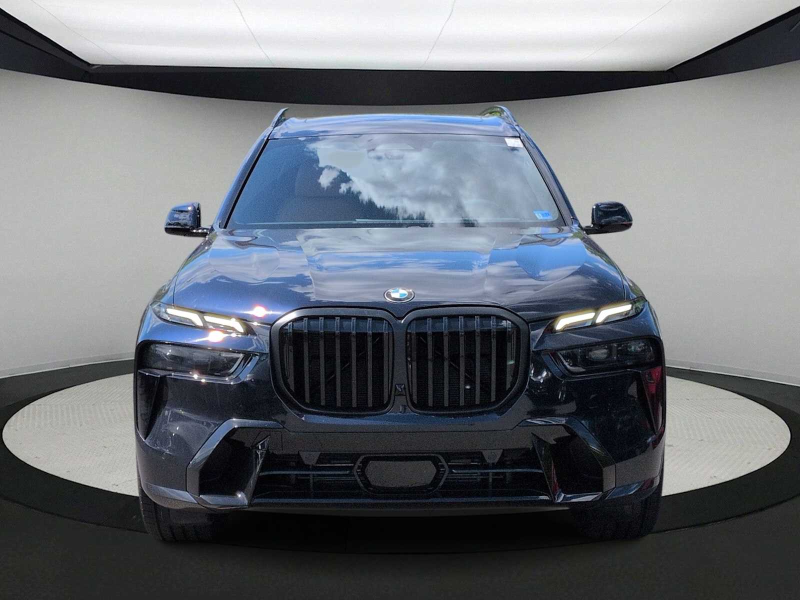 Thumbnail: 2027 BMW X7 - 3