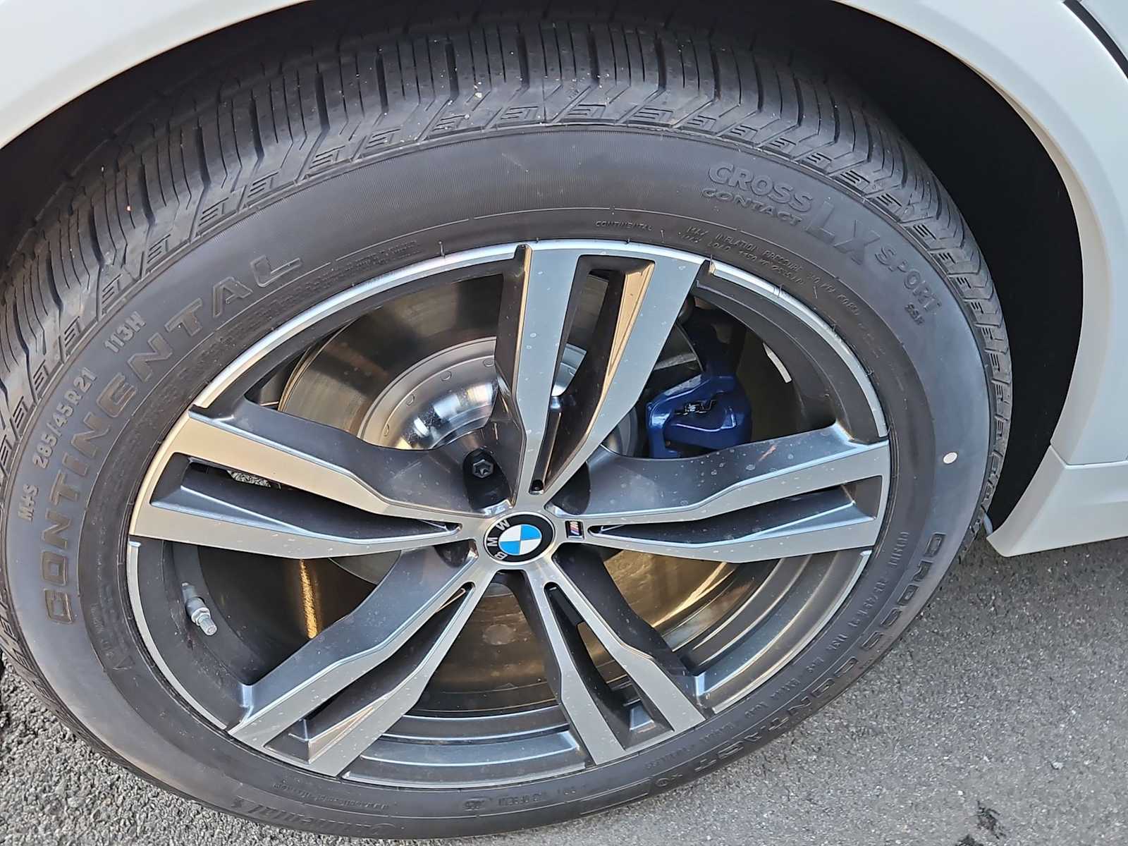 Thumbnail: 2026 BMW X7 - 13