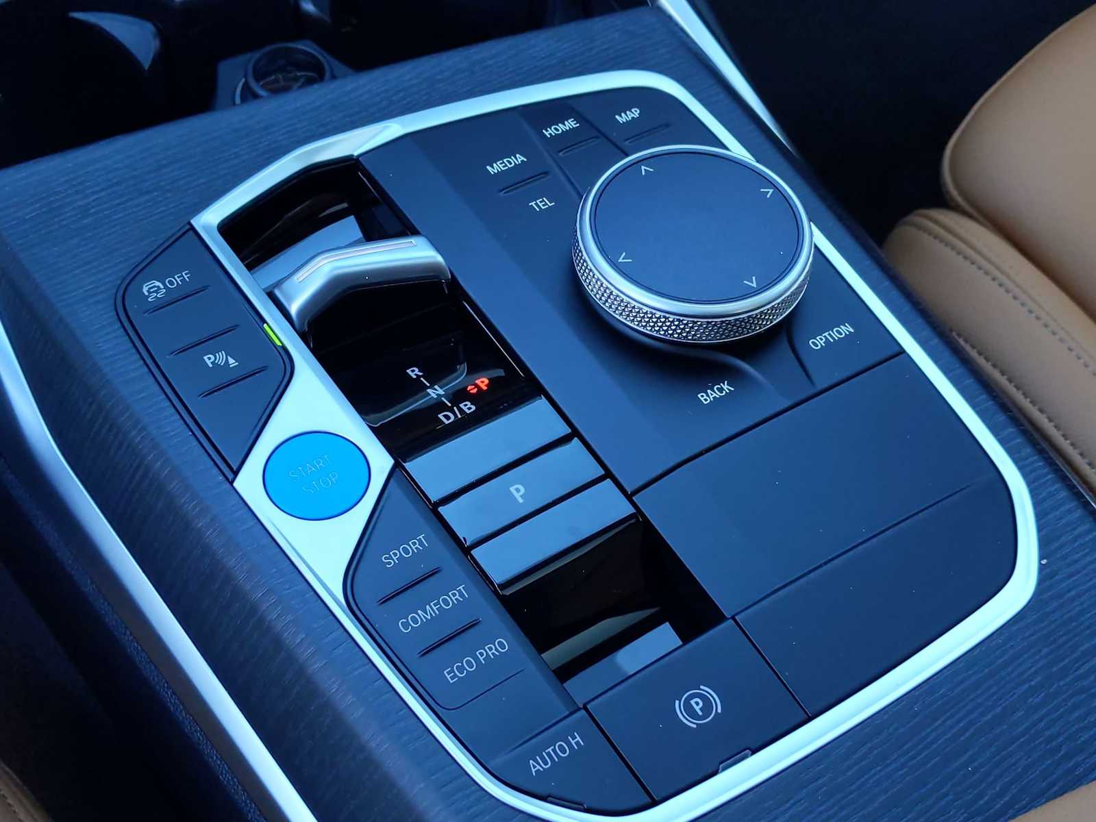 Thumbnail: 2025 BMW i4 - 34