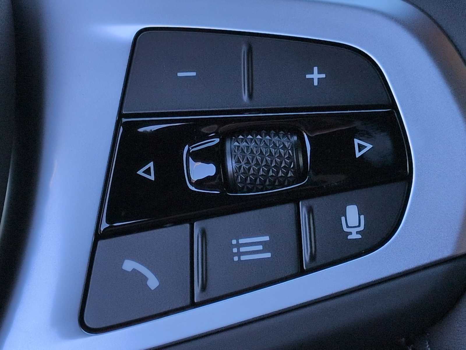 Thumbnail: 2026 BMW X7 - 27