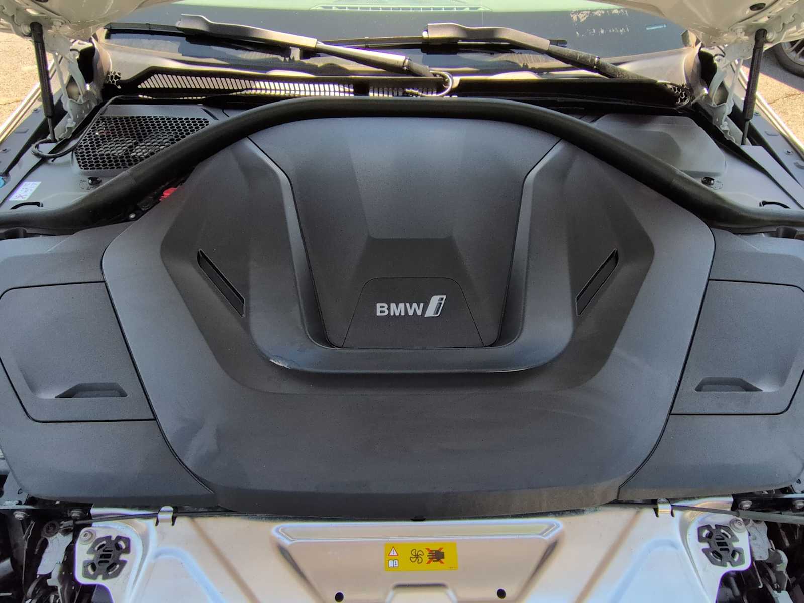 Thumbnail: 2023 BMW i4 - 15