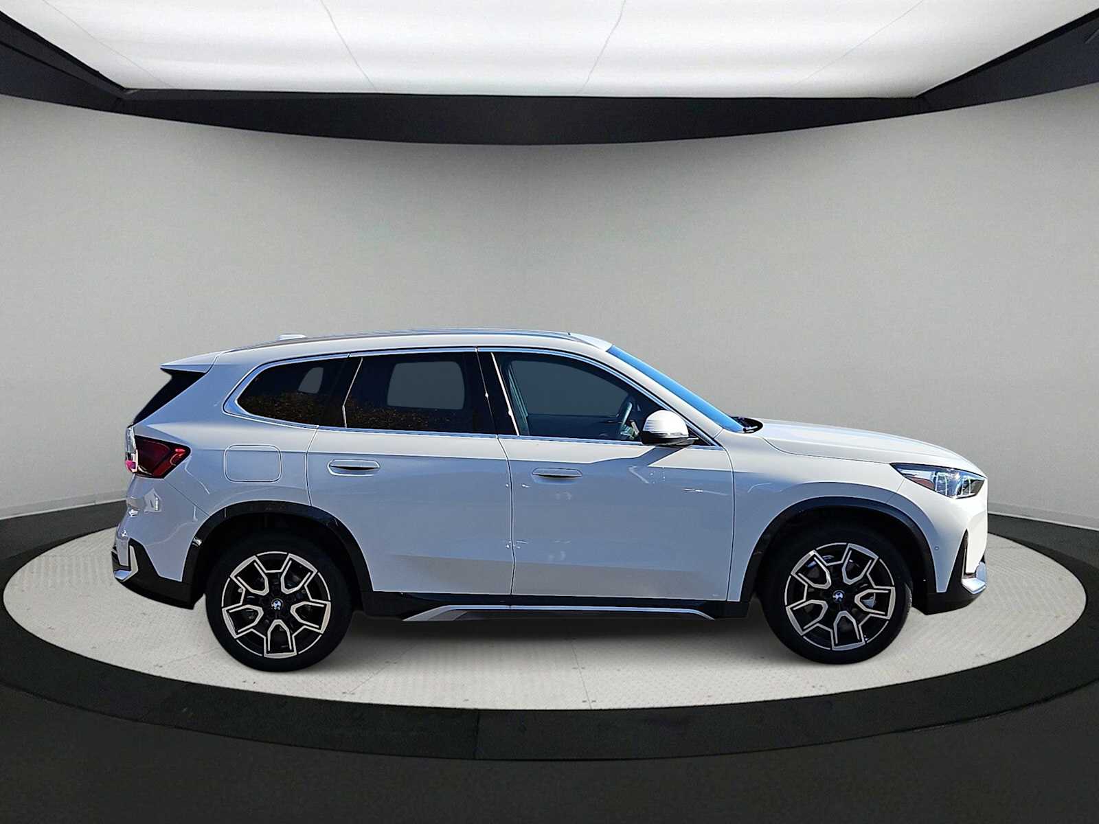 Thumbnail: 2026 BMW X1 - 9