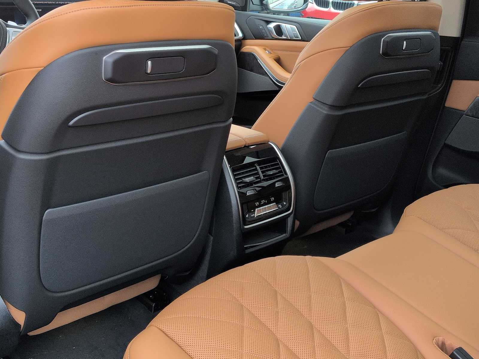 Thumbnail: 2027 BMW X7 - 19