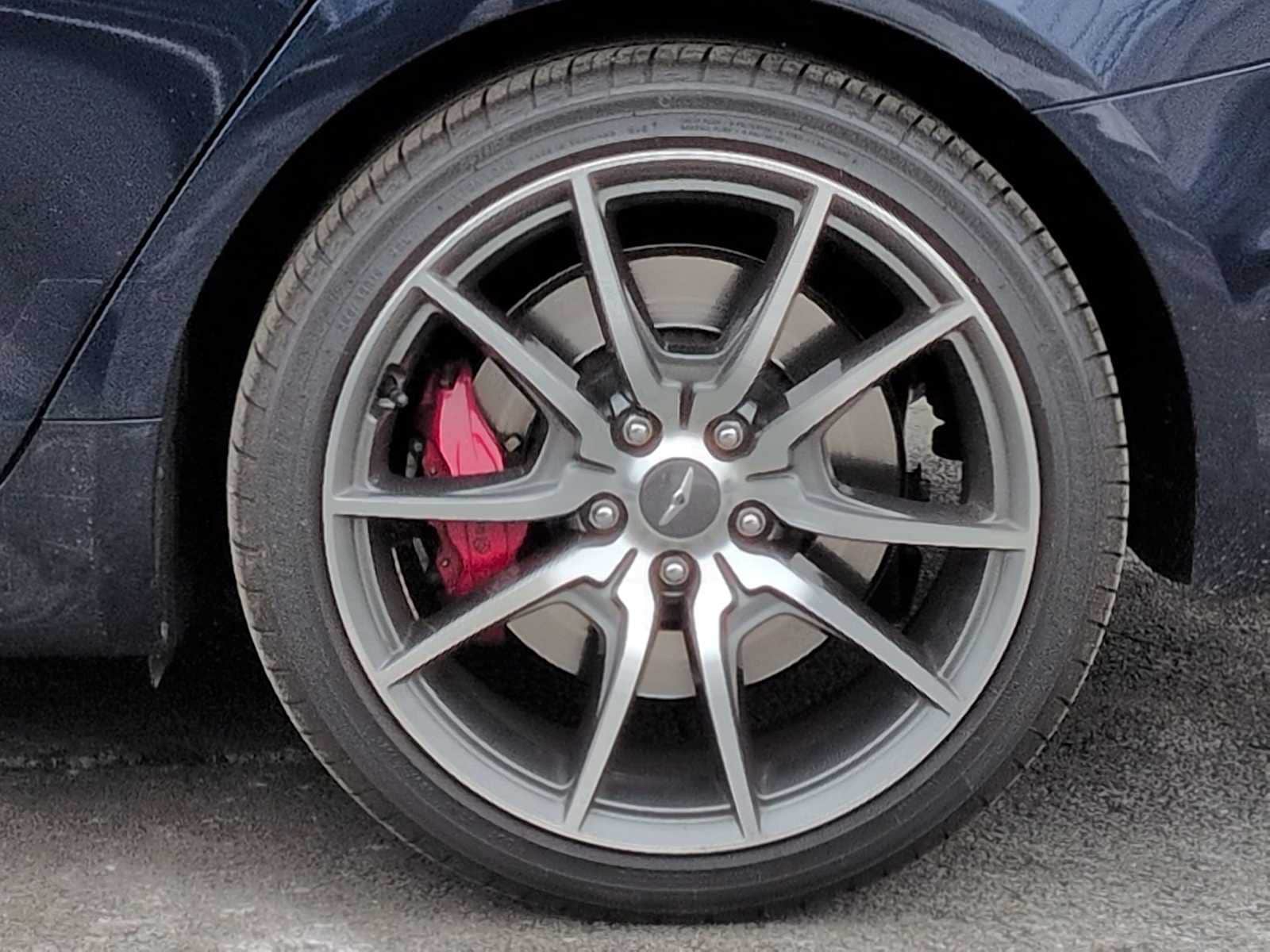 Thumbnail: 2019 Genesis G70 - 14