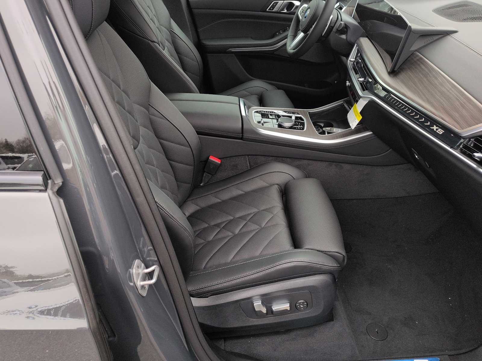 Thumbnail: 2026 BMW X5 - 24