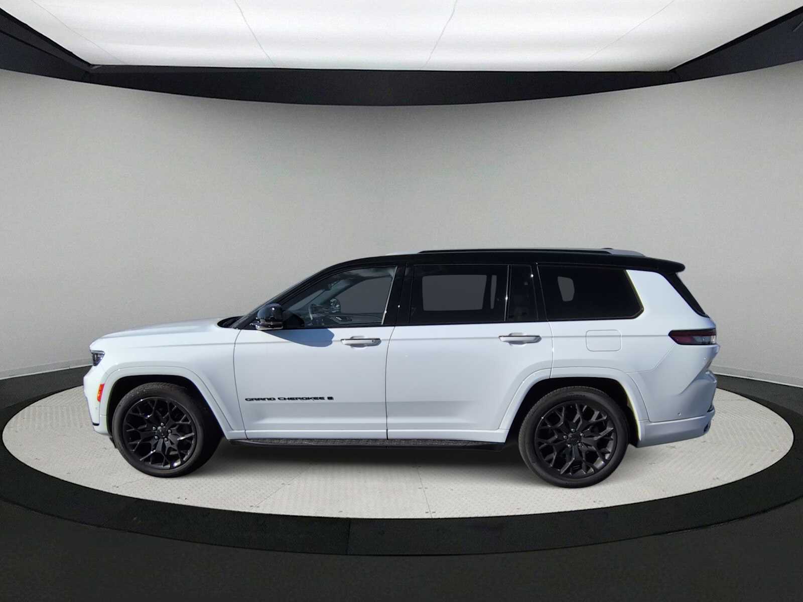 Thumbnail: 2023 Jeep Grand Cherokee - 5